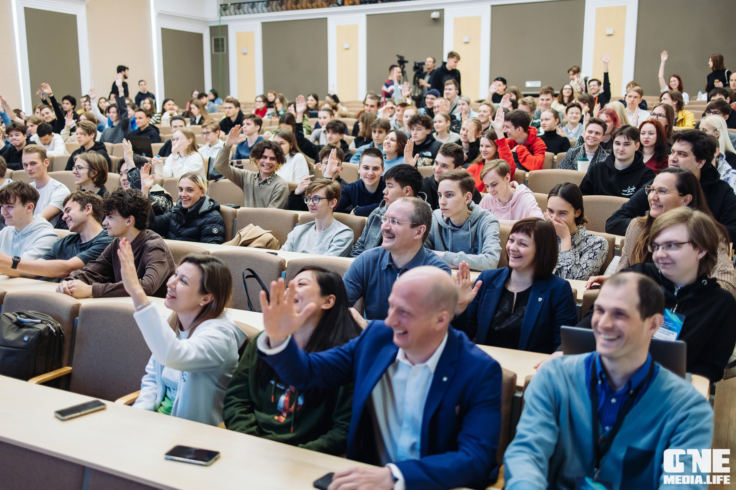 Серия лекция по искусственному интеллекту. One Media Life: фоторепортажи, фотоотчеты с мероприятий и заведений