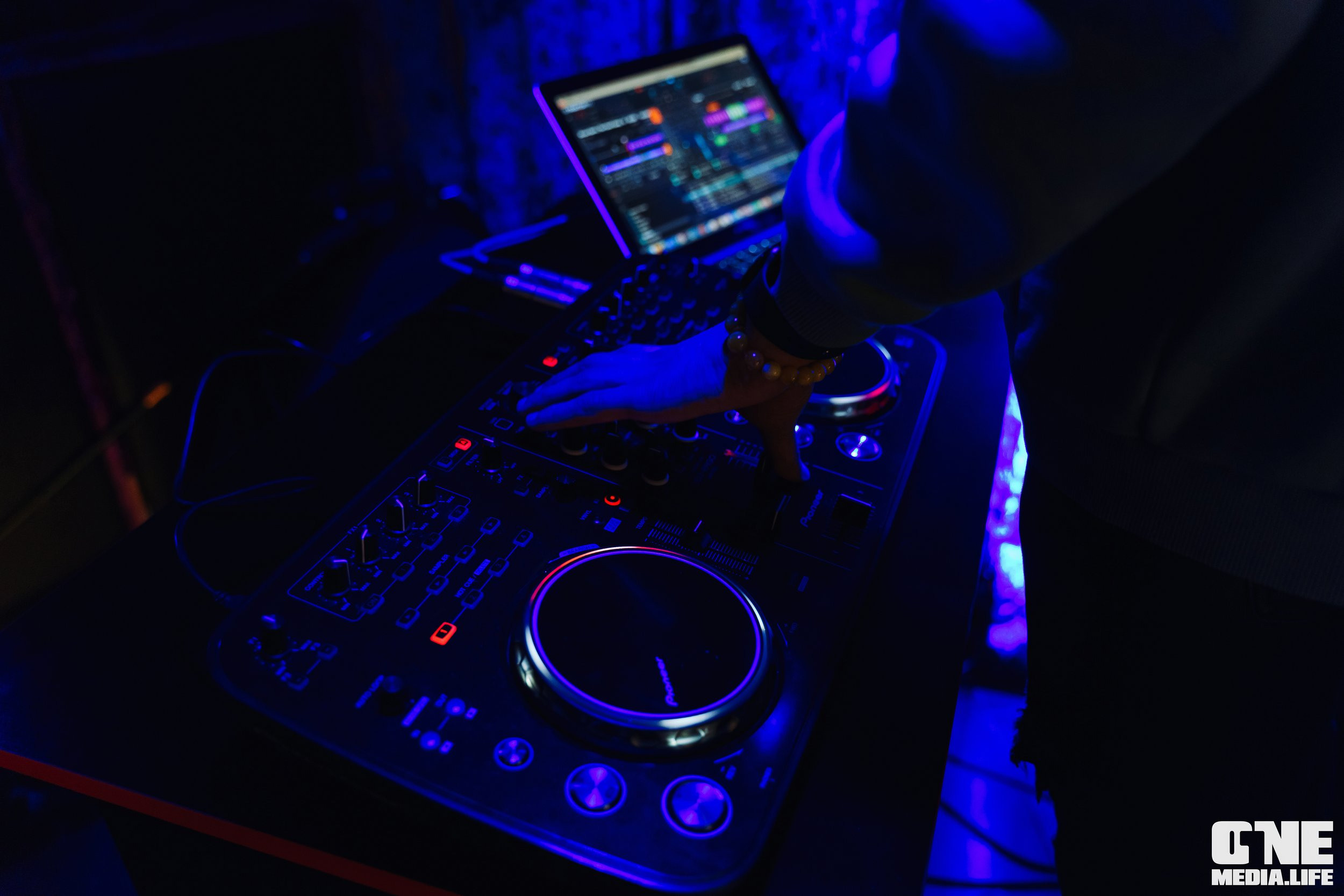 Фоторепортаж из караоке-клуба Эйфория. One Media Life: фоторепортажи, фотоотчеты с мероприятий и заведений