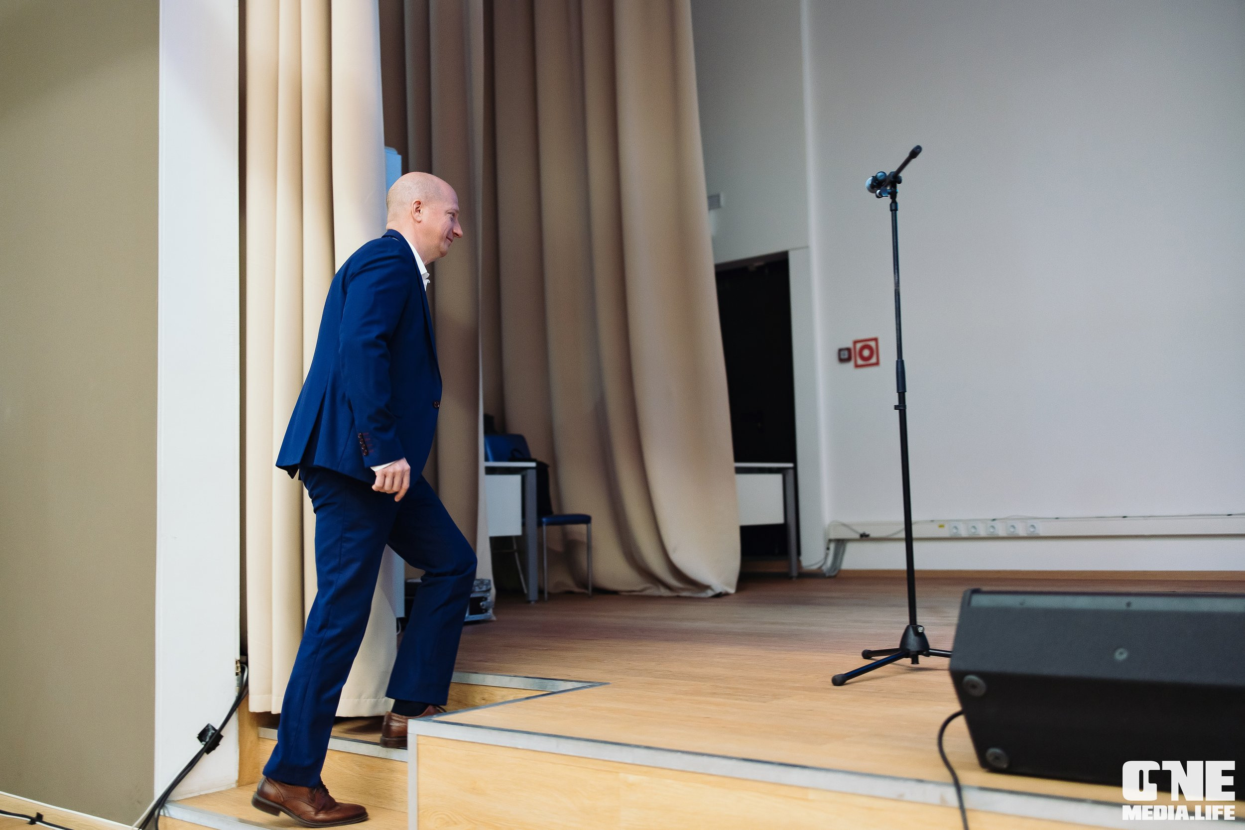 Серия лекция по искусственному интеллекту. One Media Life: фоторепортажи, фотоотчеты с мероприятий и заведений