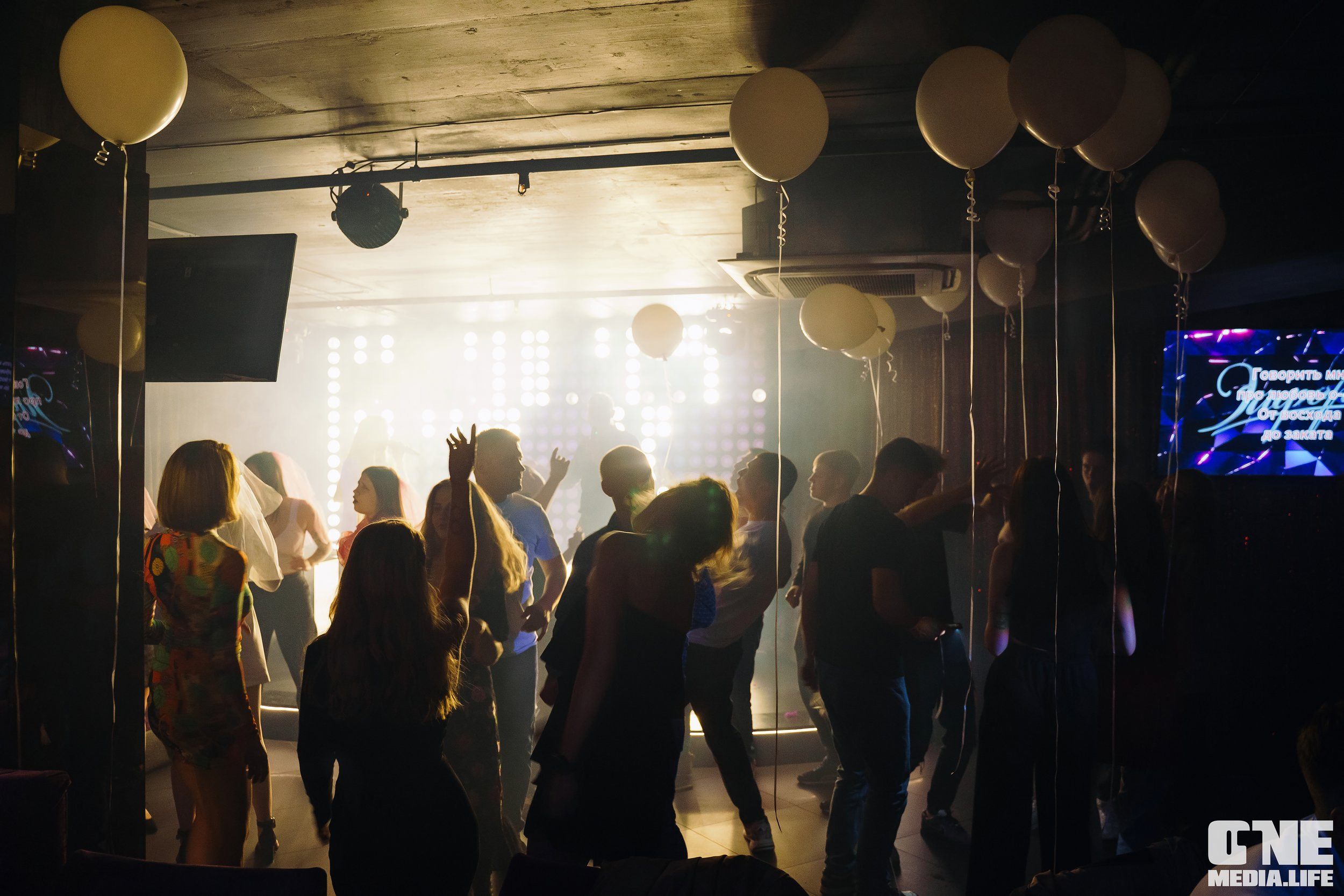 Фотоотчет из караоке-клуба Эйфория. One Media Life: фоторепортажи, фотоотчеты с мероприятий и заведений