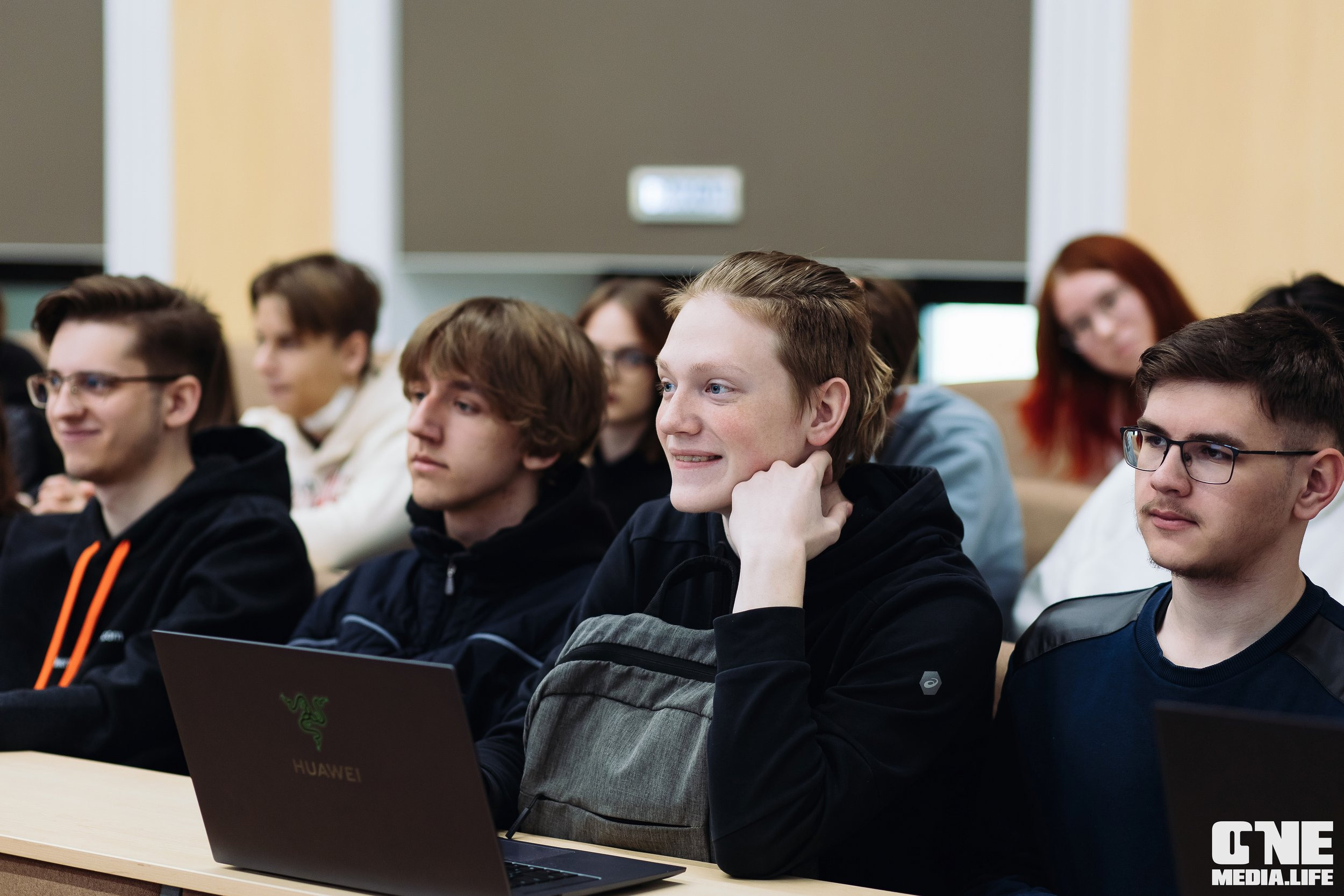 Серия лекция по искусственному интеллекту. One Media Life: фоторепортажи, фотоотчеты с мероприятий и заведений