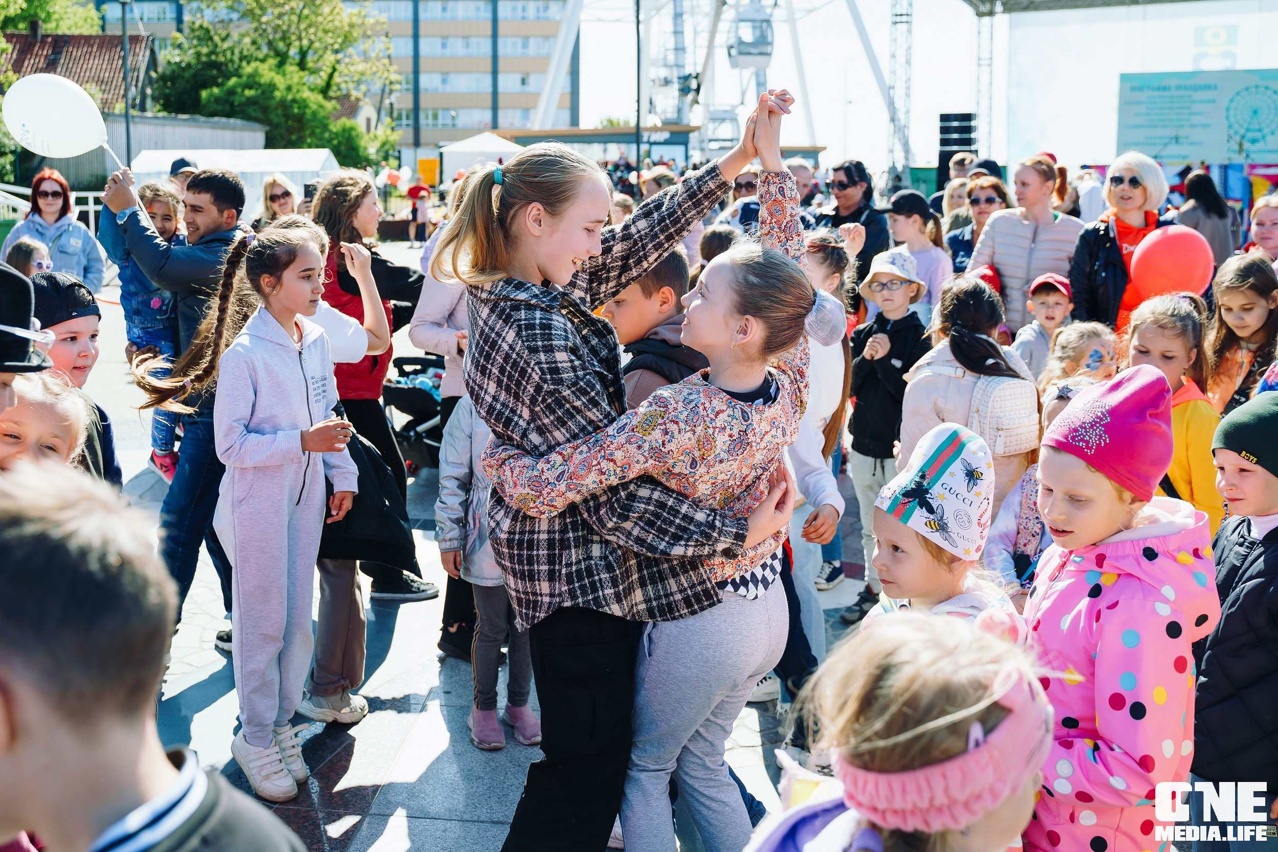 Первый День Рождения колеса обозрения Глаз Балтики. One Media Life: фоторепортажи, фотоотчеты с мероприятий и заведений