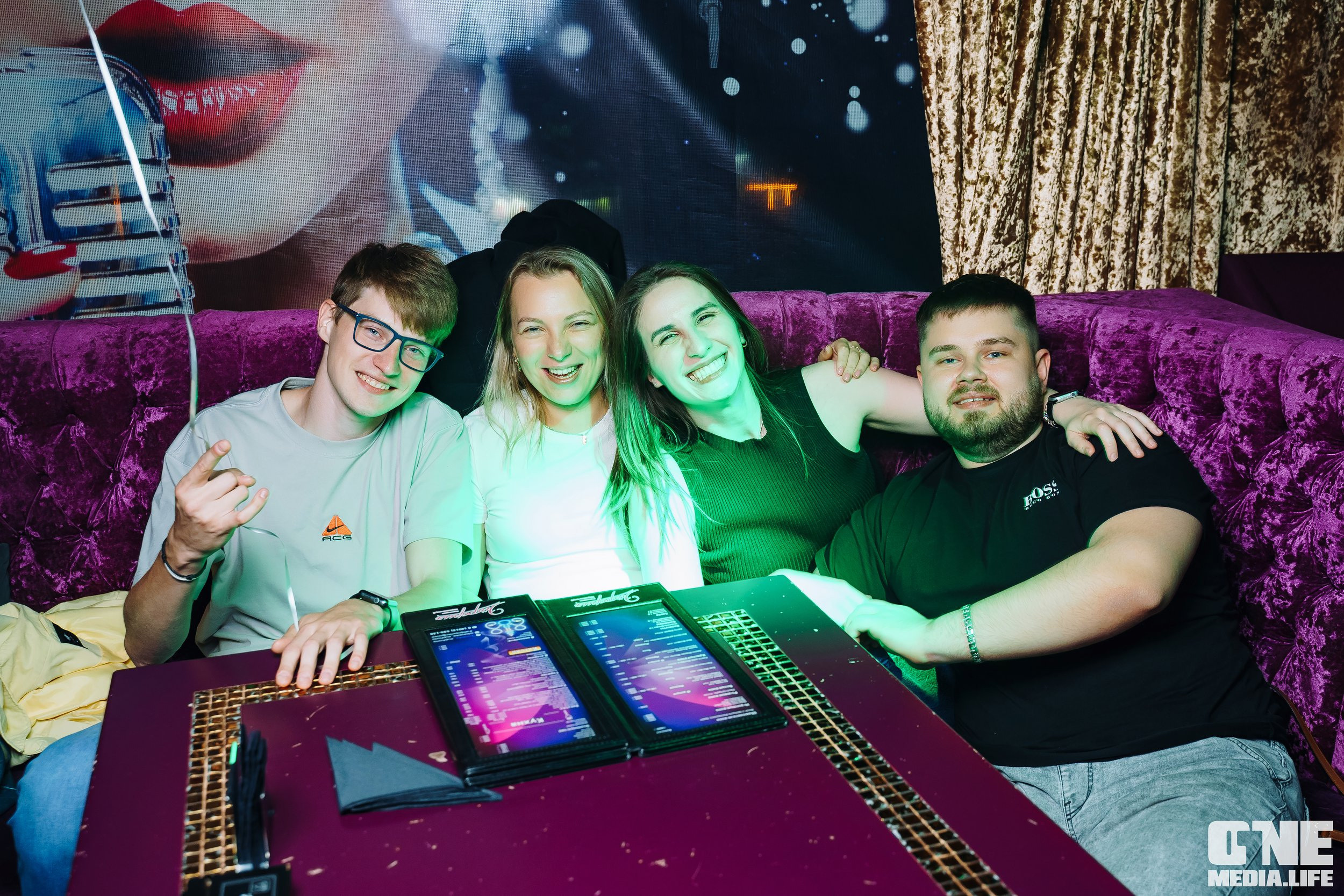 Фотоотчет из караоке-клуба Эйфория. One Media Life: фоторепортажи, фотоотчеты с мероприятий и заведений