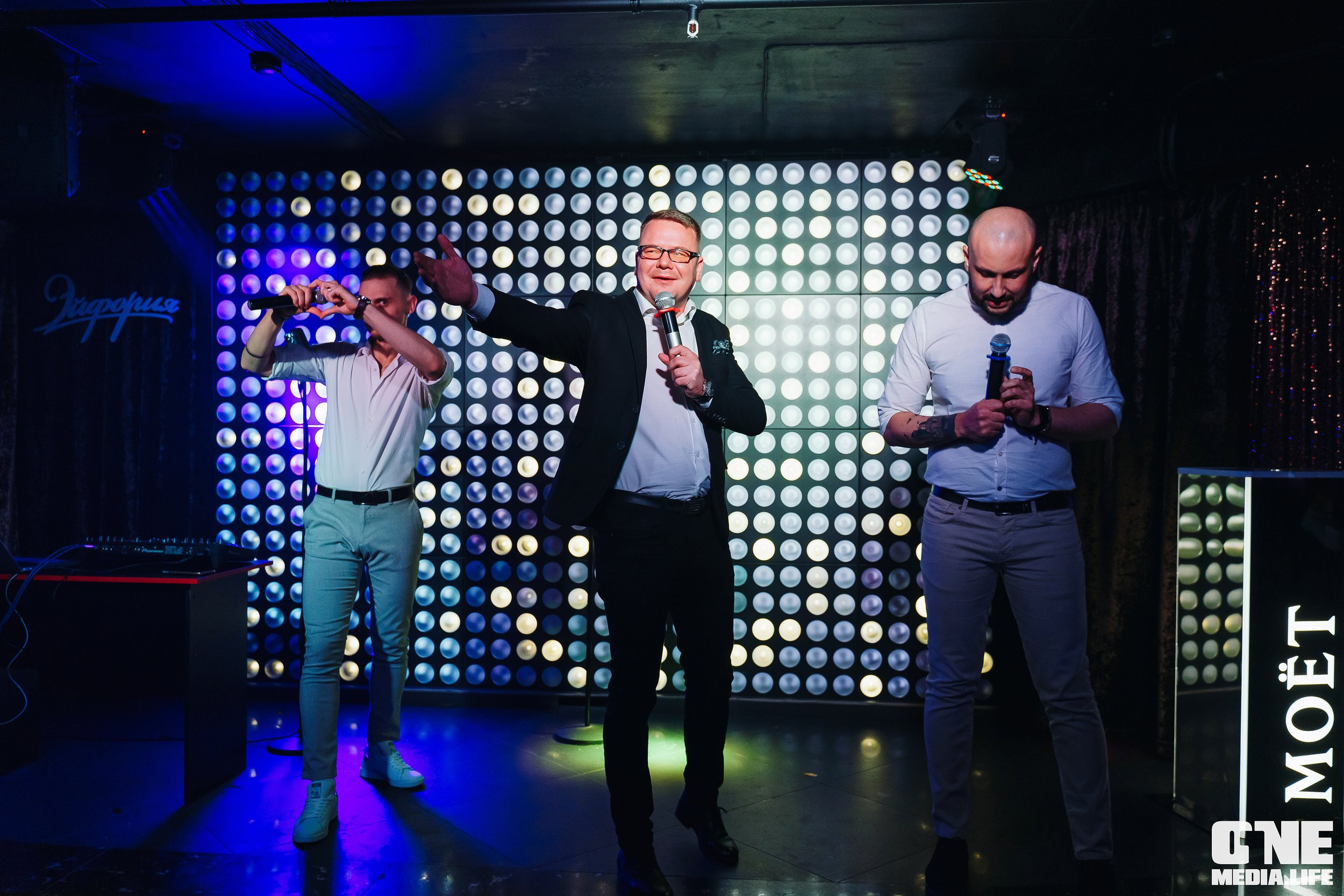 Фоторепортаж из караоке-клуба Эйфория. One Media Life: фоторепортажи, фотоотчеты с мероприятий и заведений