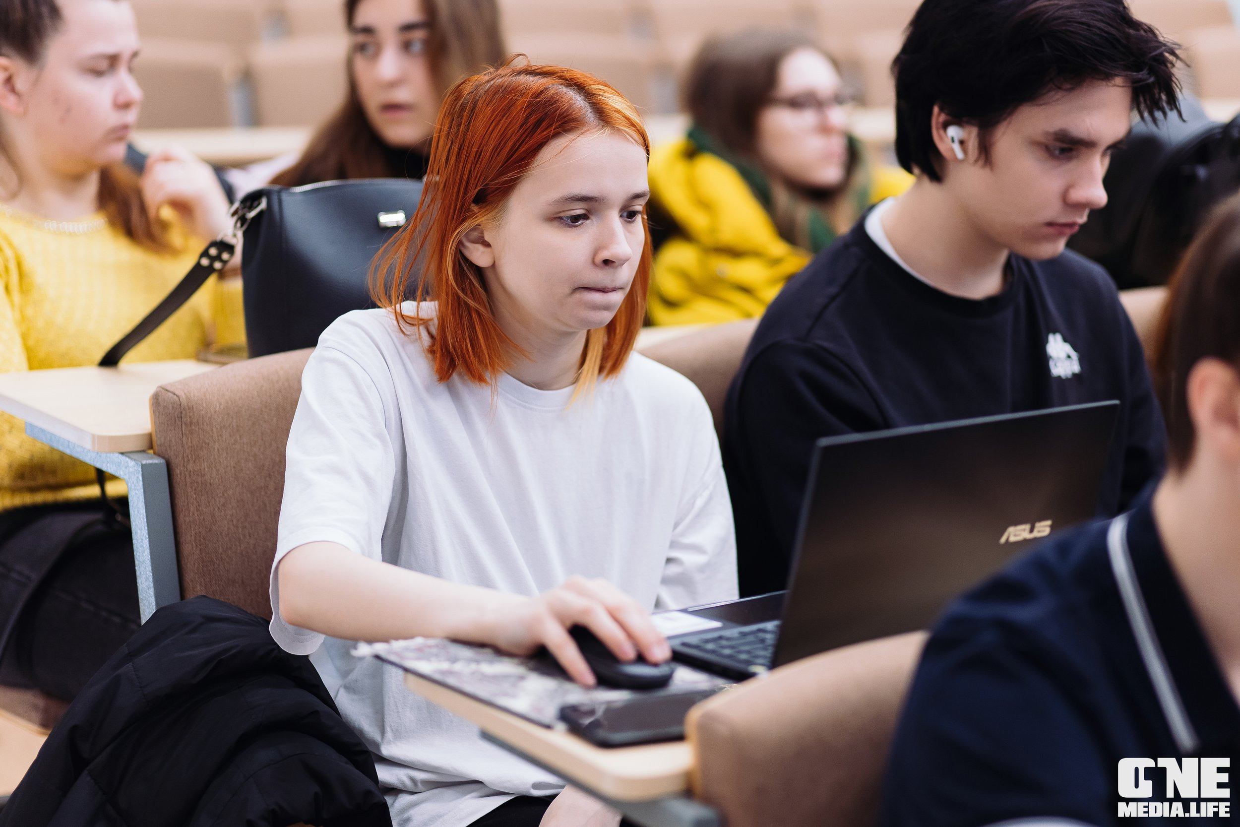 Серия лекция по искусственному интеллекту. One Media Life: фоторепортажи, фотоотчеты с мероприятий и заведений