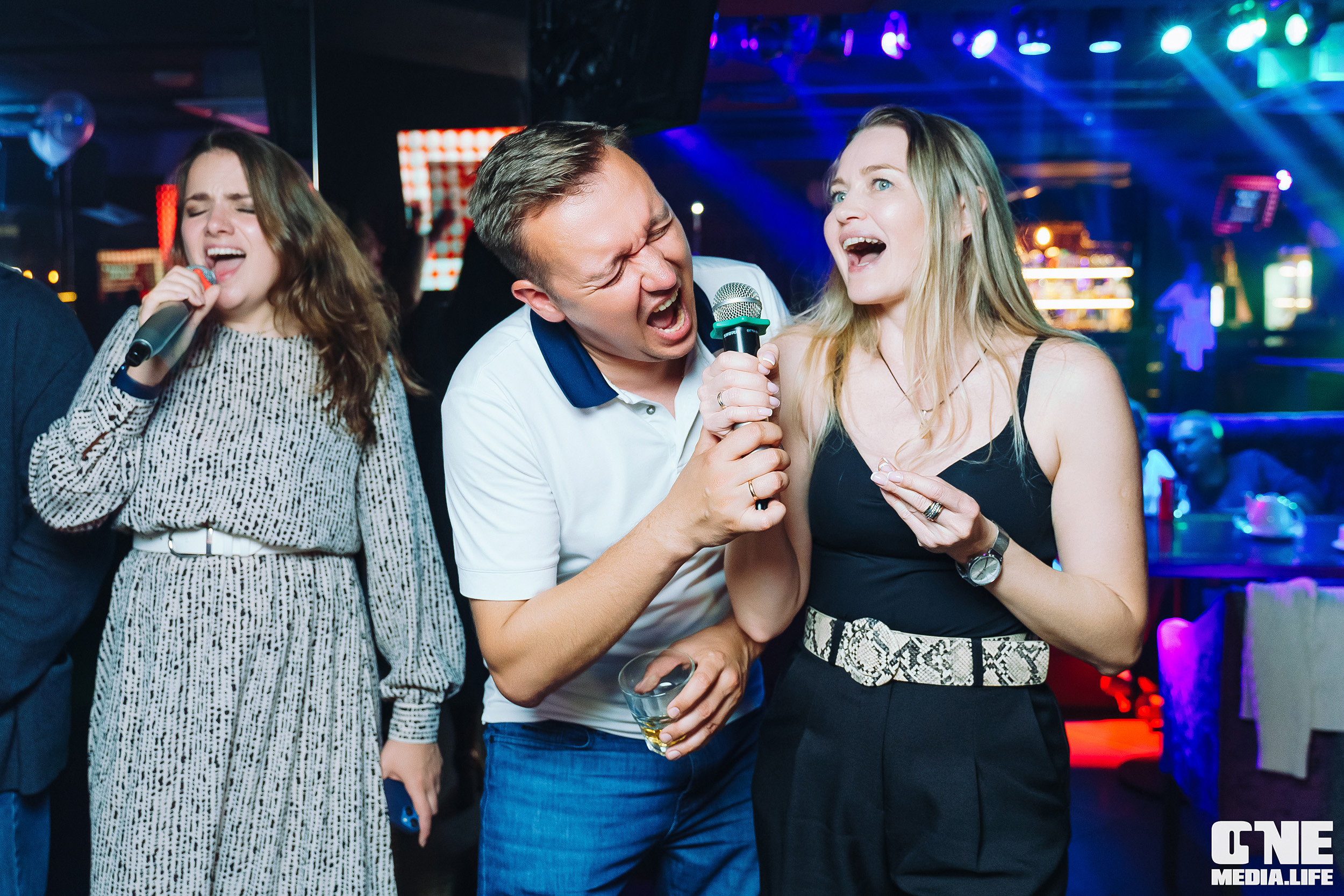 Фоторепортаж из караоке-клуба Эйфория. One Media Life: фоторепортажи, фотоотчеты с мероприятий и заведений