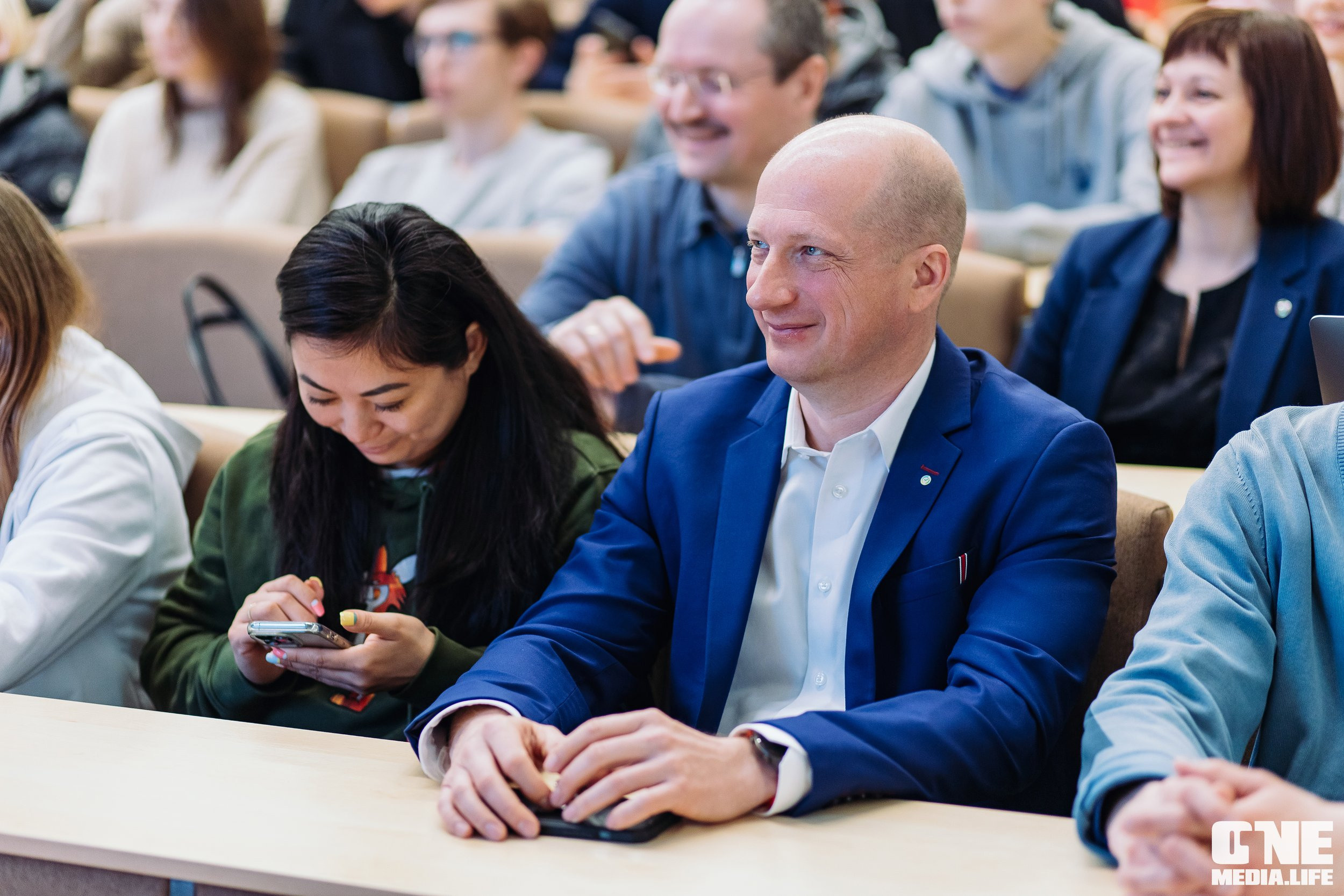 Серия лекция по искусственному интеллекту. One Media Life: фоторепортажи, фотоотчеты с мероприятий и заведений