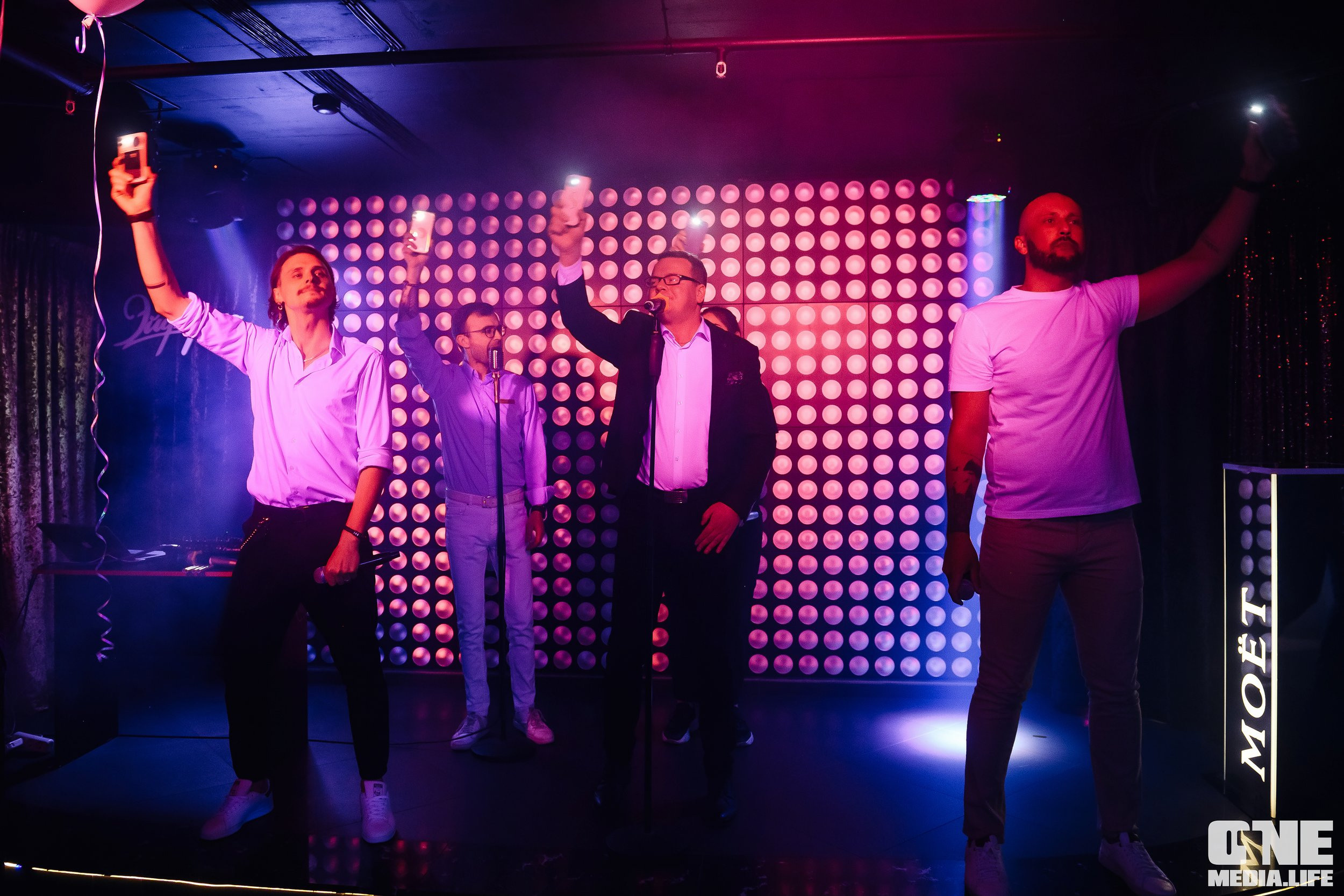 Фотоотчет из караоке-клуба Эйфория. One Media Life: фоторепортажи, фотоотчеты с мероприятий и заведений