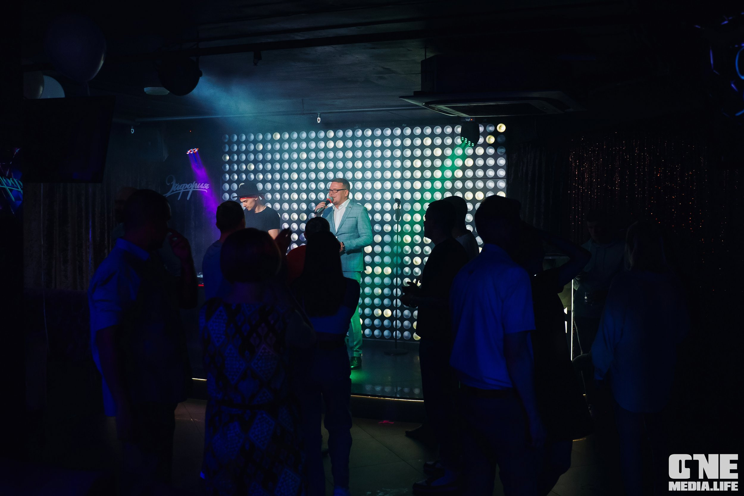 Фотоотчет из караоке-клуба Эйфория. One Media Life: фоторепортажи, фотоотчеты с мероприятий и заведений