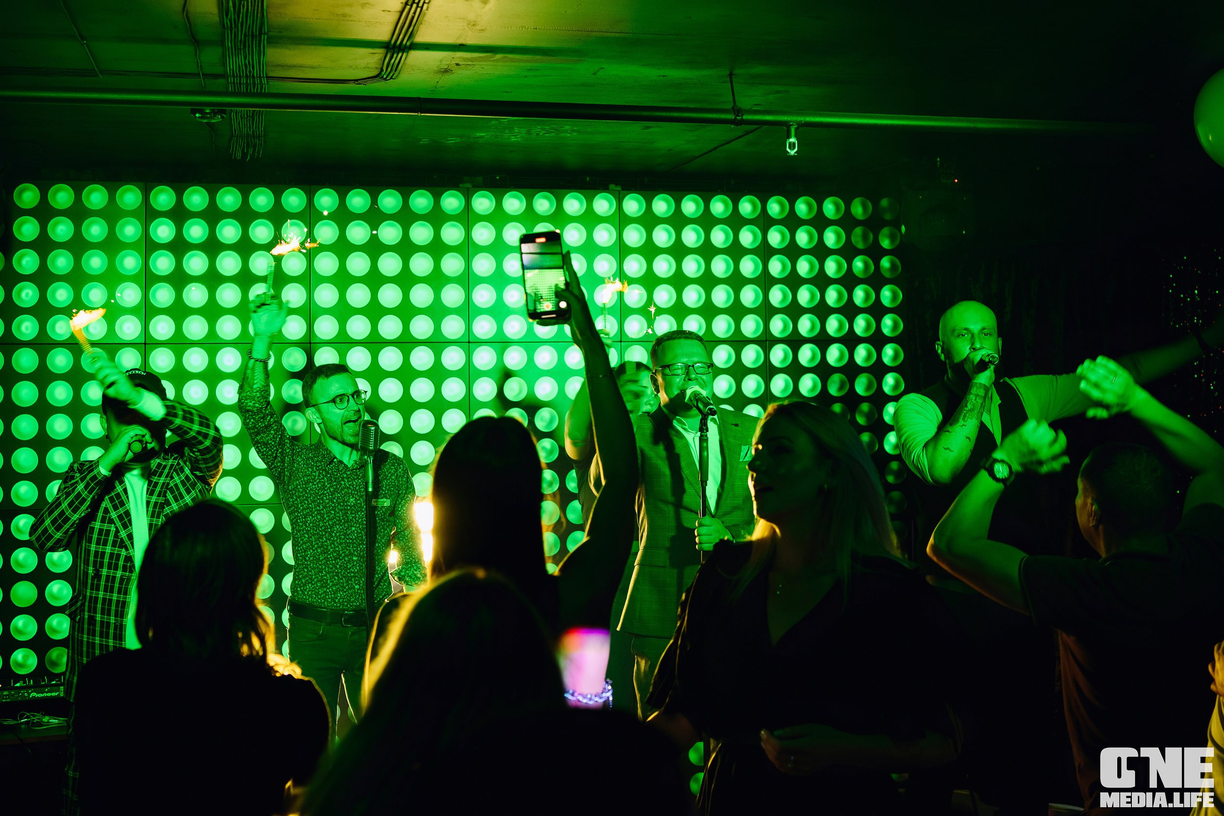 Фоторепортаж из караоке-клуба Эйфория. One Media Life: фоторепортажи, фотоотчеты с мероприятий и заведений