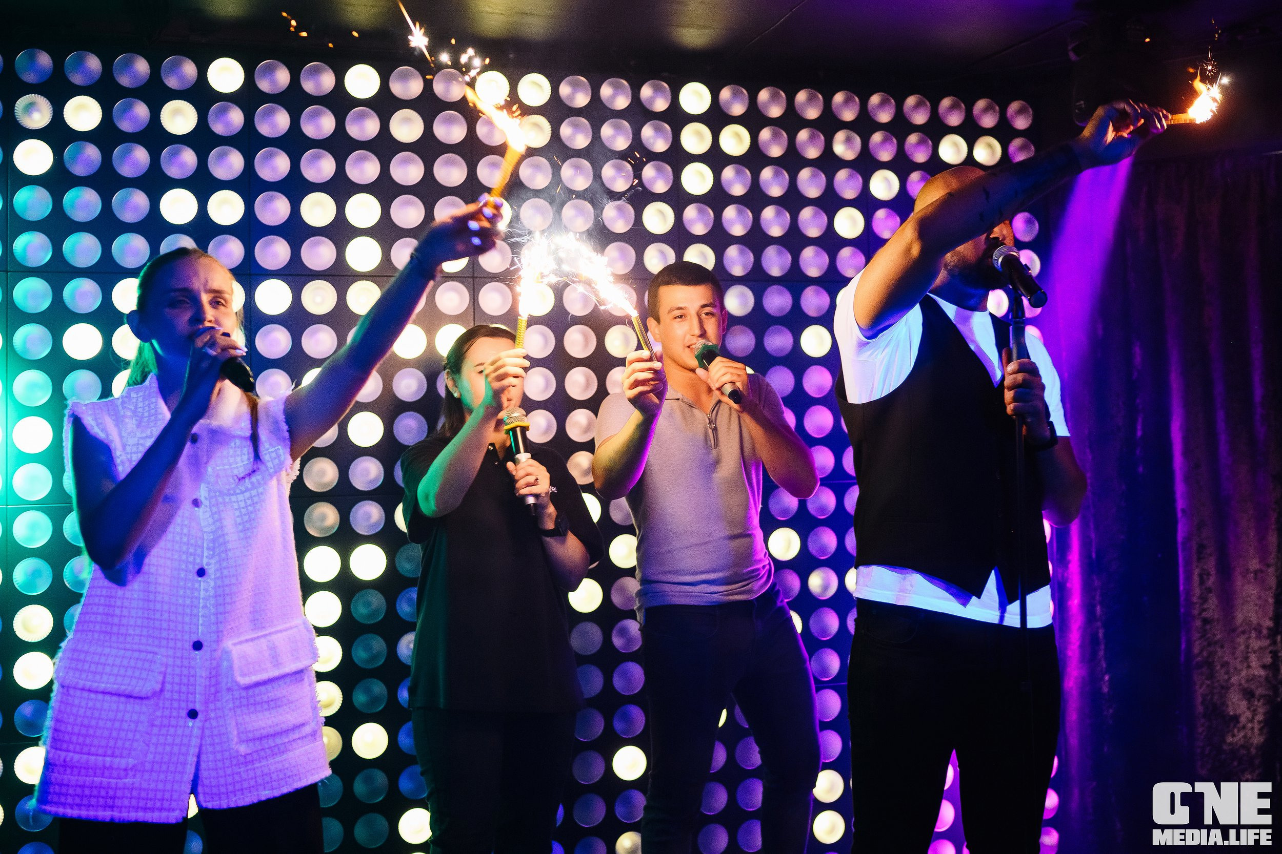 Фоторепортаж из караоке-клуба Эйфория. One Media Life: фоторепортажи, фотоотчеты с мероприятий и заведений