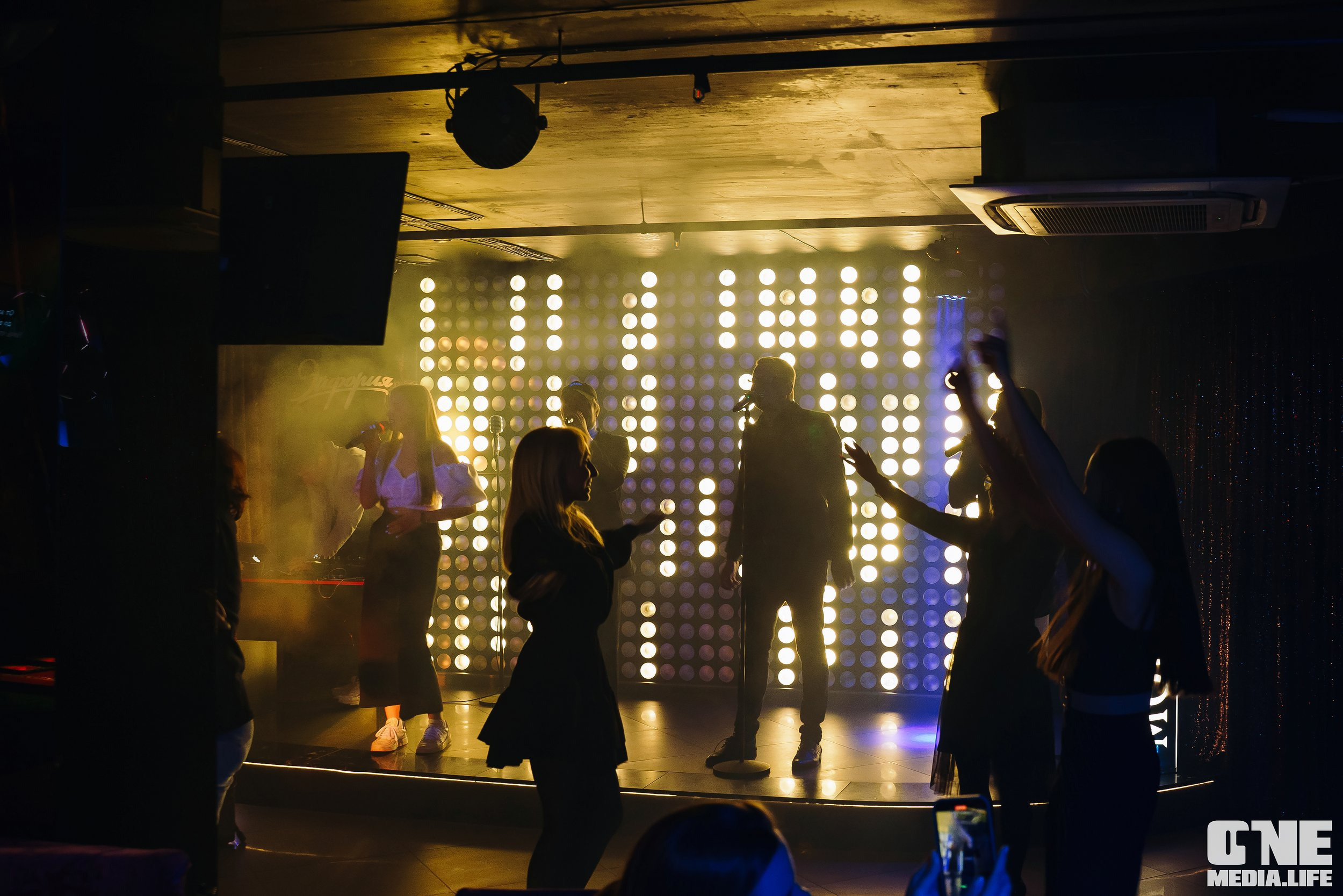 Фотоотчет из караоке-клуба Эйфория. One Media Life: фоторепортажи, фотоотчеты с мероприятий и заведений