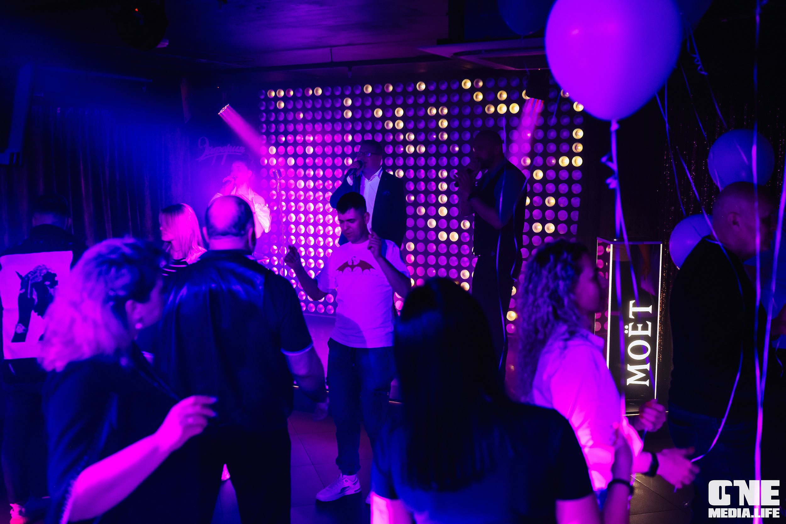 Фоторепортаж из караоке-клуба Эйфория. One Media Life: фоторепортажи, фотоотчеты с мероприятий и заведений