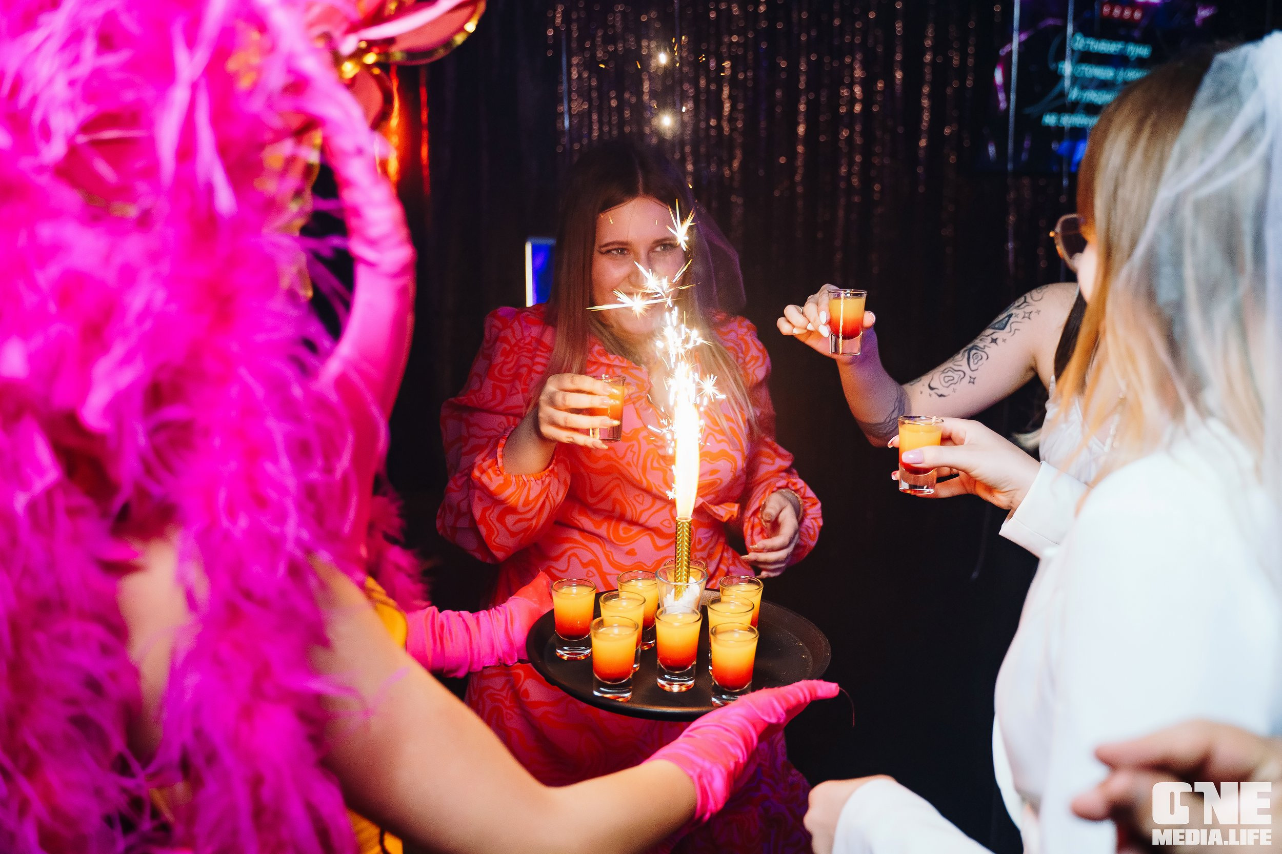 Фотоотчет из караоке-клуба Эйфория. One Media Life: фоторепортажи, фотоотчеты с мероприятий и заведений