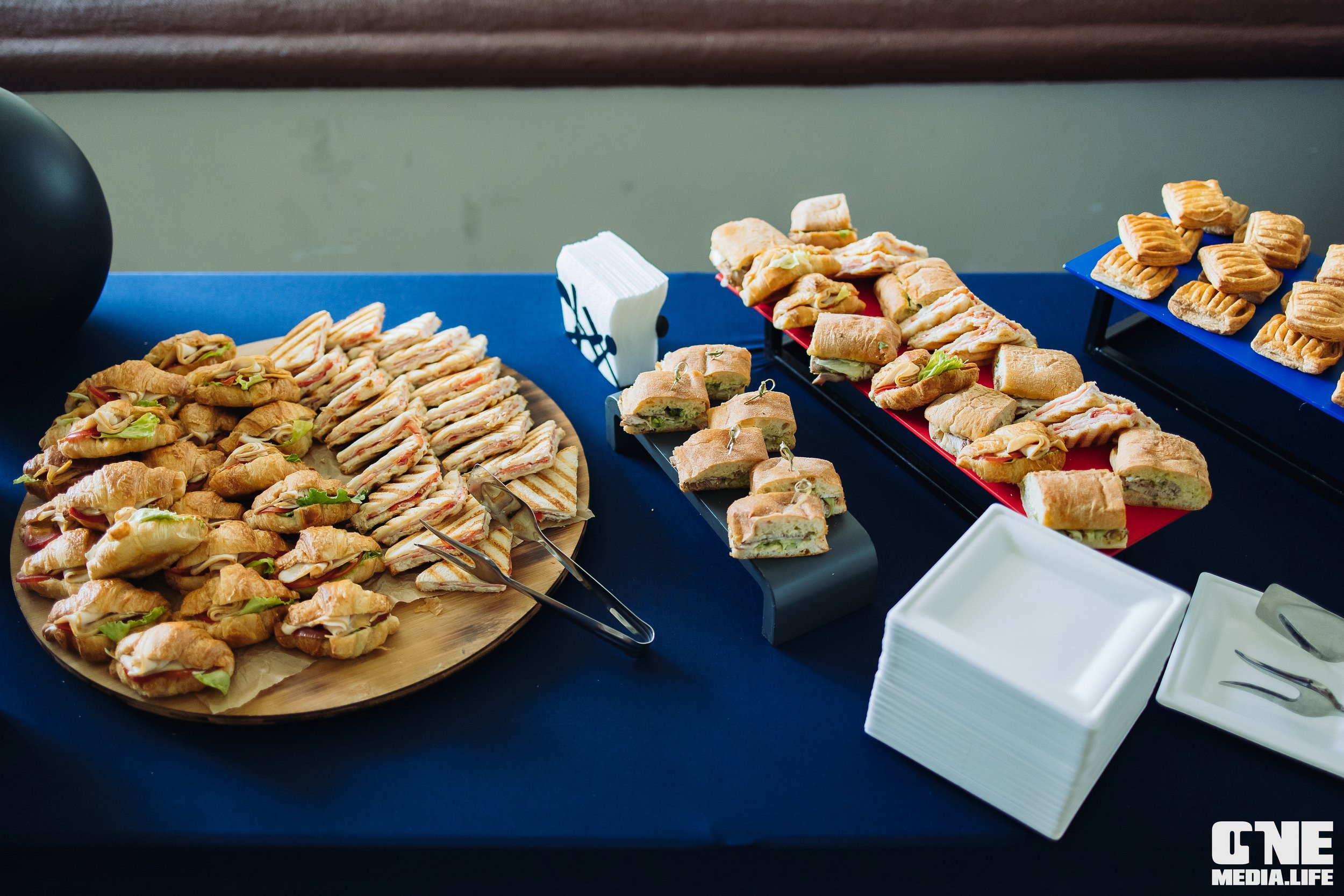 Серия лекция по искусственному интеллекту. One Media Life: фоторепортажи, фотоотчеты с мероприятий и заведений