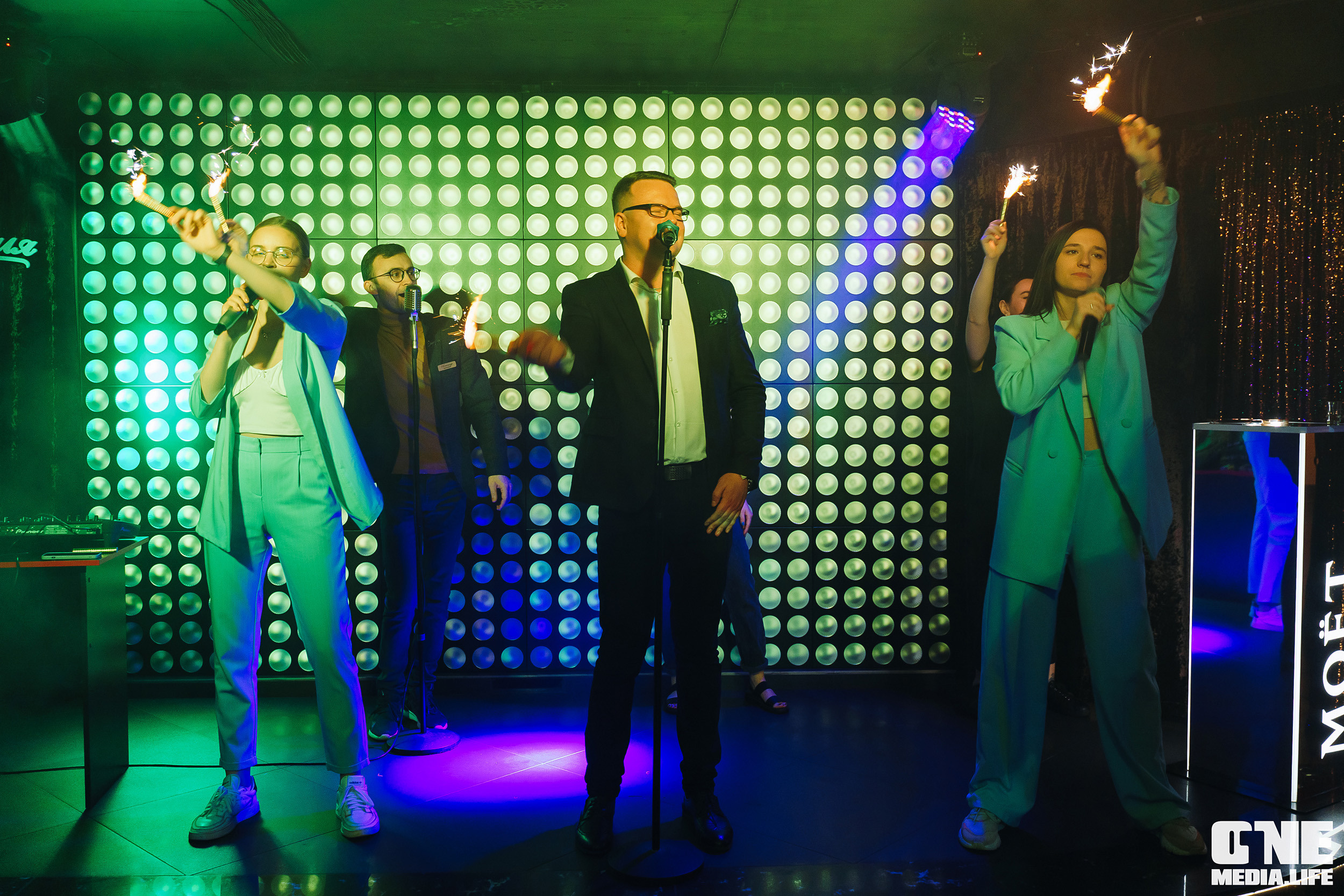 Фоторепортаж из караоке-клуба Эйфория. One Media Life: фоторепортажи, фотоотчеты с мероприятий и заведений
