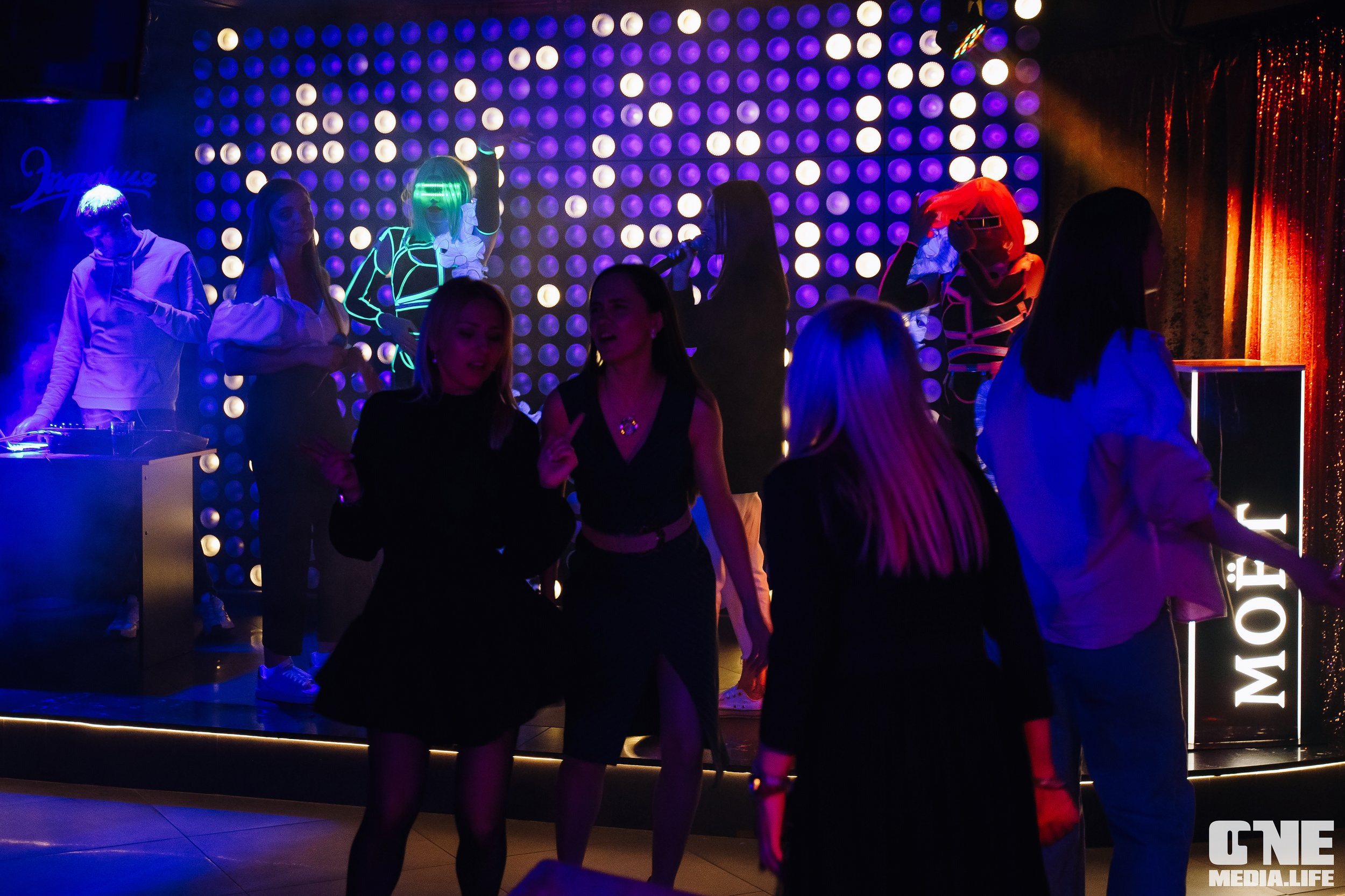 Фотоотчет из караоке-клуба Эйфория. One Media Life: фоторепортажи, фотоотчеты с мероприятий и заведений
