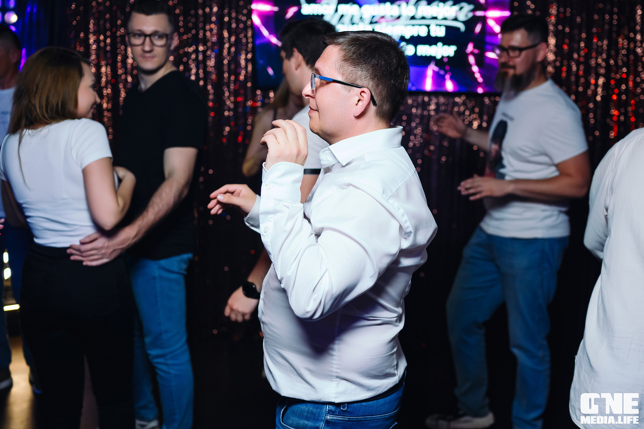 Фоторепортаж из караоке-клуба Эйфория. One Media Life: фоторепортажи, фотоотчеты с мероприятий и заведений