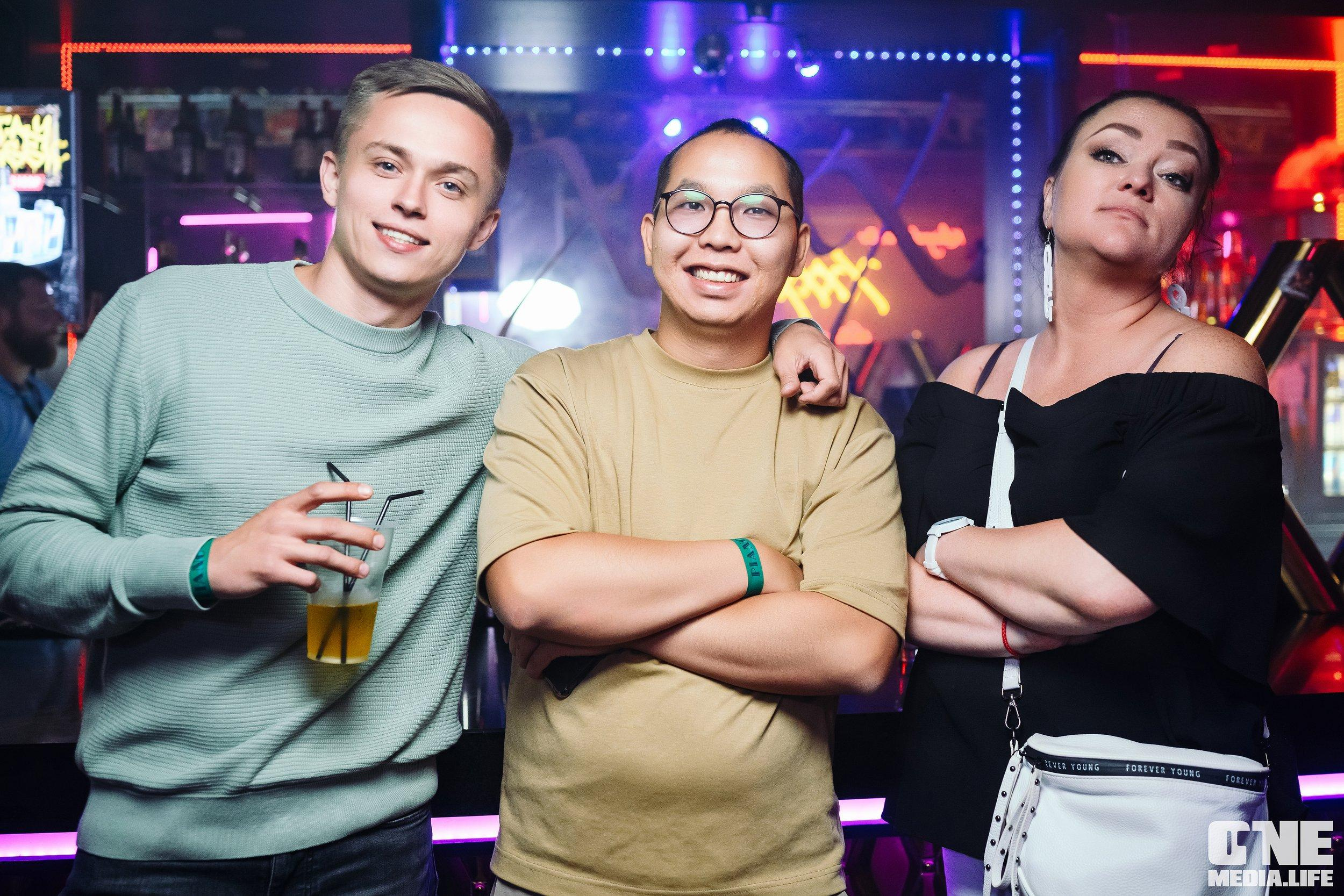 Фоторепортаж из экстрим бара XxxX. One Media Life: фоторепортажи, фотоотчеты с мероприятий и заведений