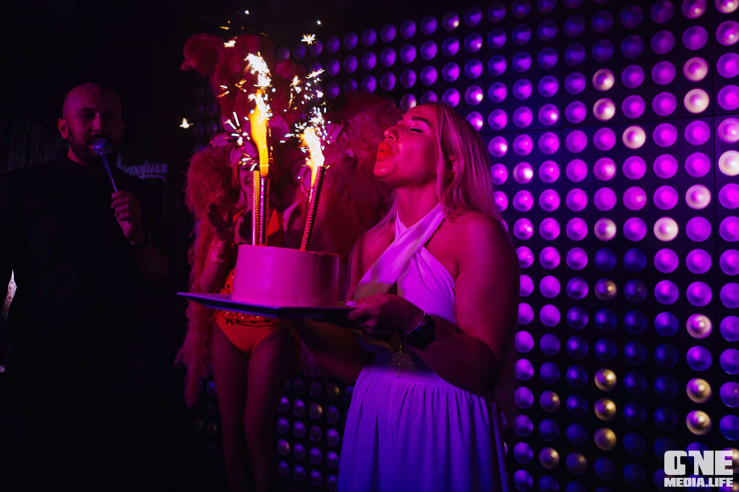 Фотоотчет из караоке-клуба Эйфория. One Media Life: фоторепортажи, фотоотчеты с мероприятий и заведений