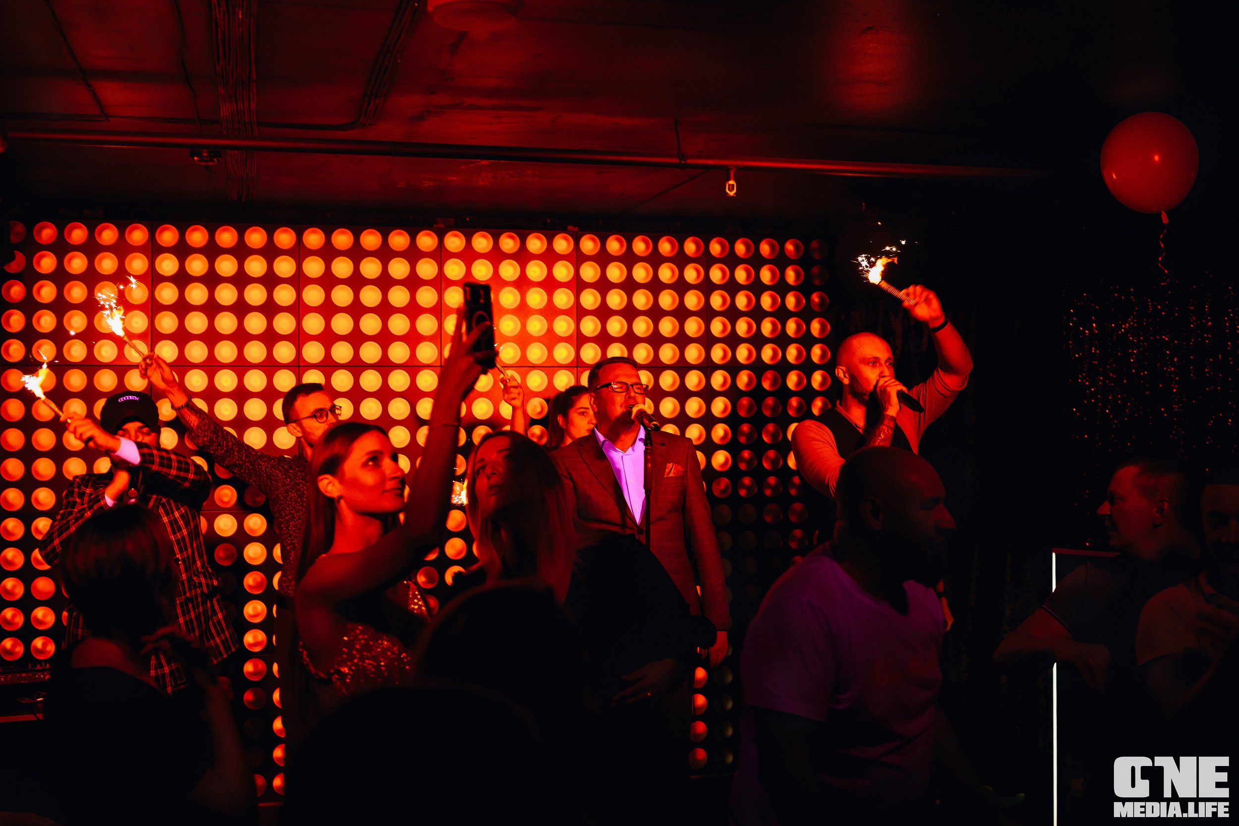 Фоторепортаж из караоке-клуба Эйфория. One Media Life: фоторепортажи, фотоотчеты с мероприятий и заведений
