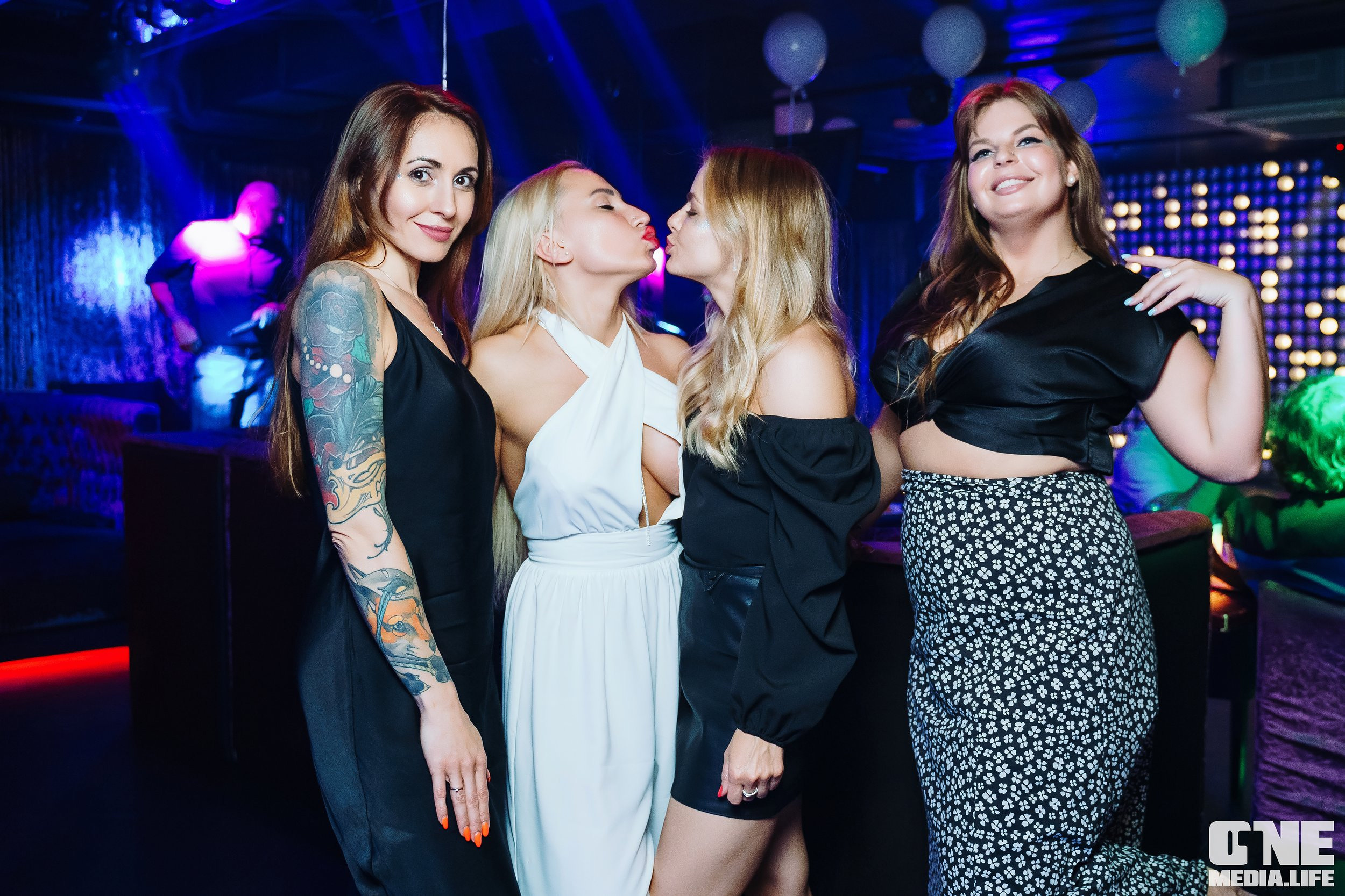 Фотоотчет из караоке-клуба Эйфория. One Media Life: фоторепортажи, фотоотчеты с мероприятий и заведений