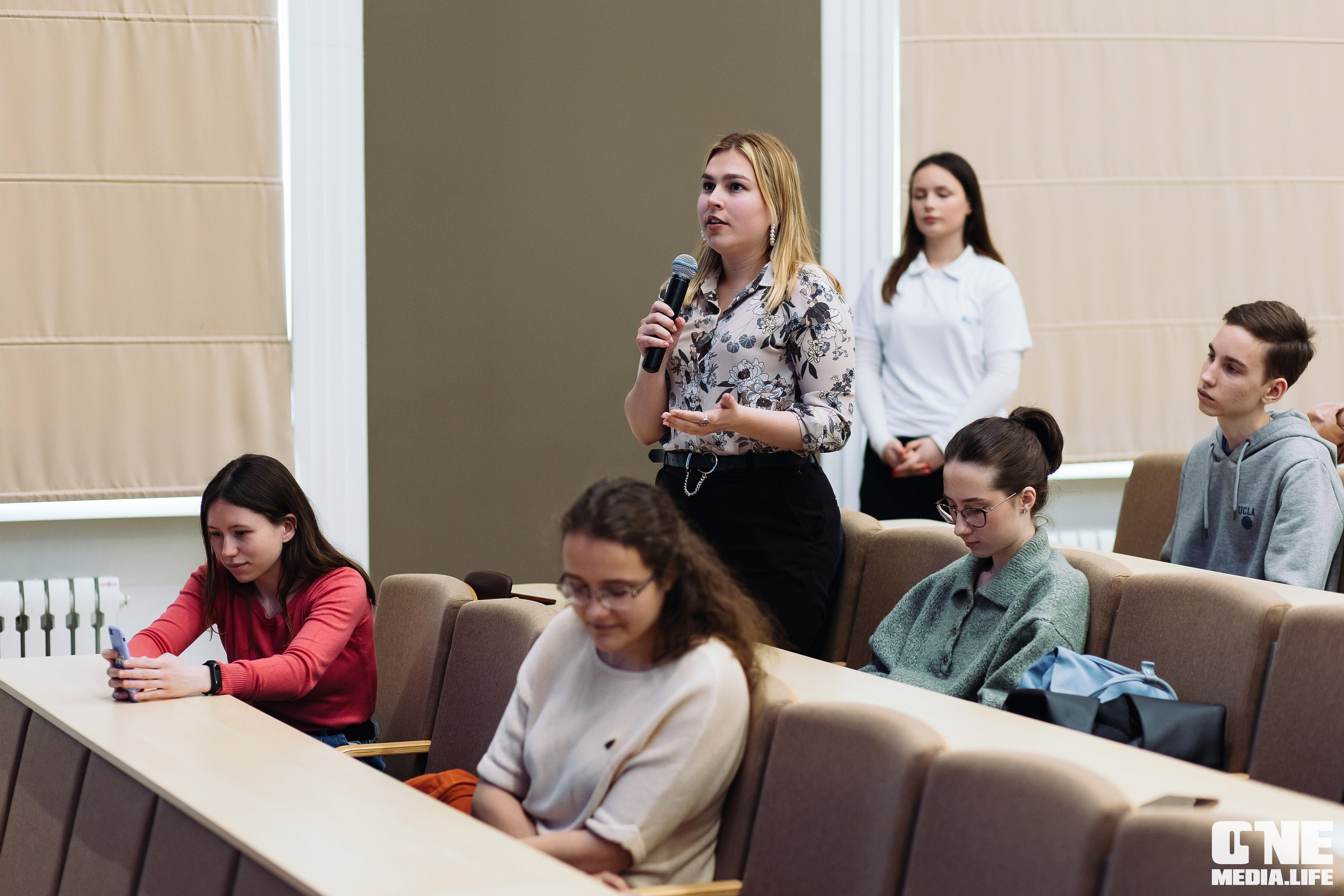 Серия лекция по искусственному интеллекту. One Media Life: фоторепортажи, фотоотчеты с мероприятий и заведений