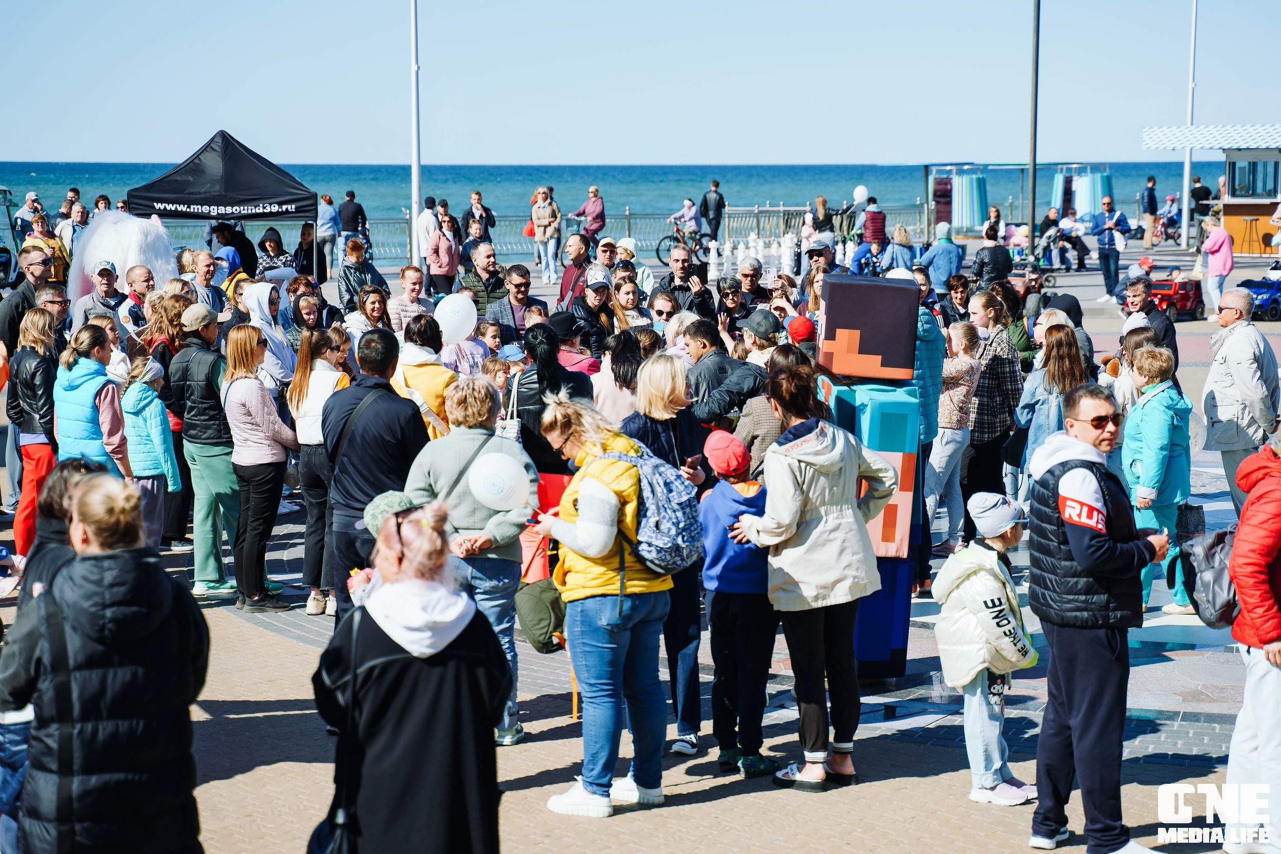 Первый День Рождения колеса обозрения Глаз Балтики. One Media Life: фоторепортажи, фотоотчеты с мероприятий и заведений
