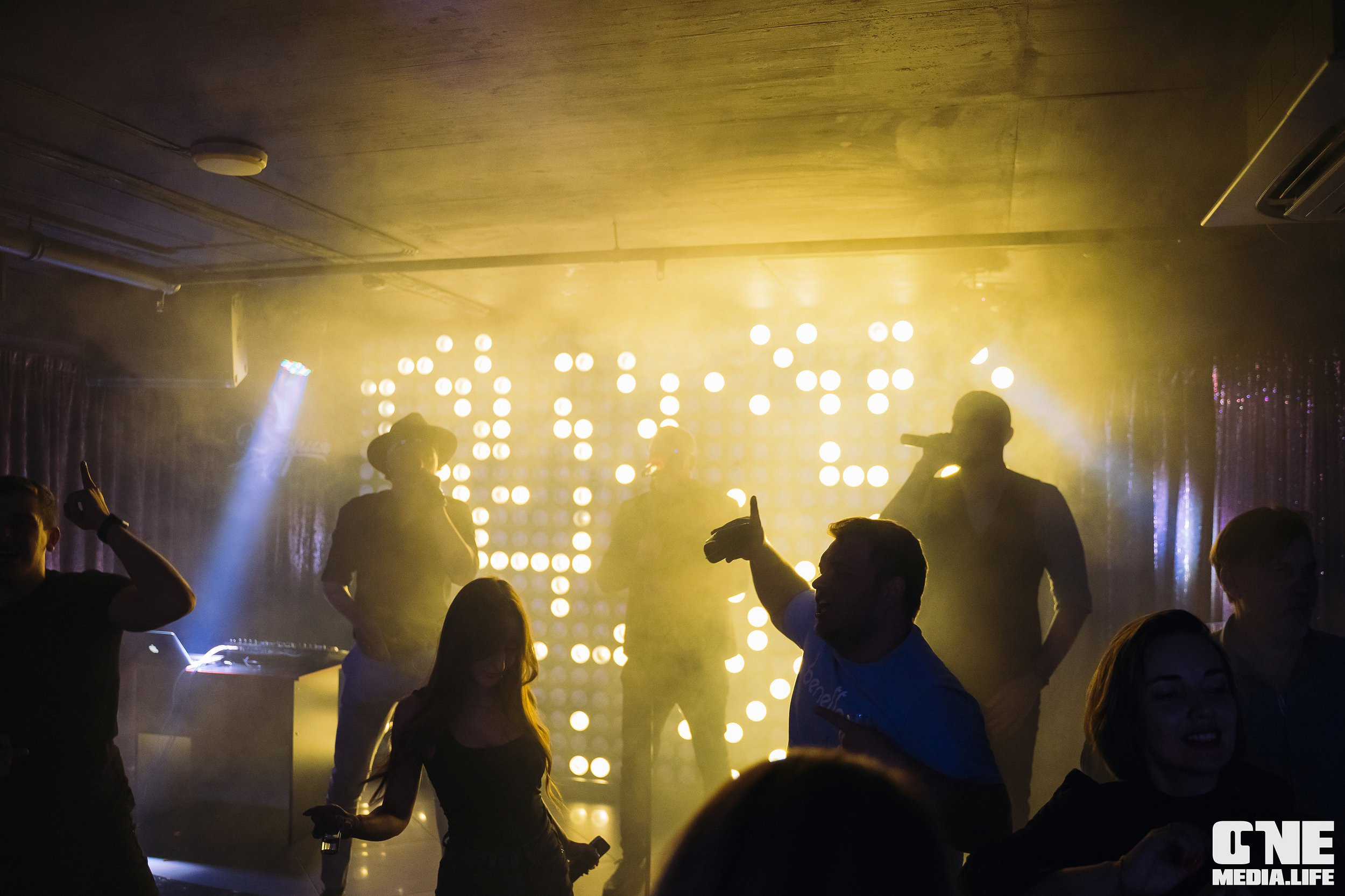 Фоторепортаж из караоке-клуба Эйфория. One Media Life: фоторепортажи, фотоотчеты с мероприятий и заведений