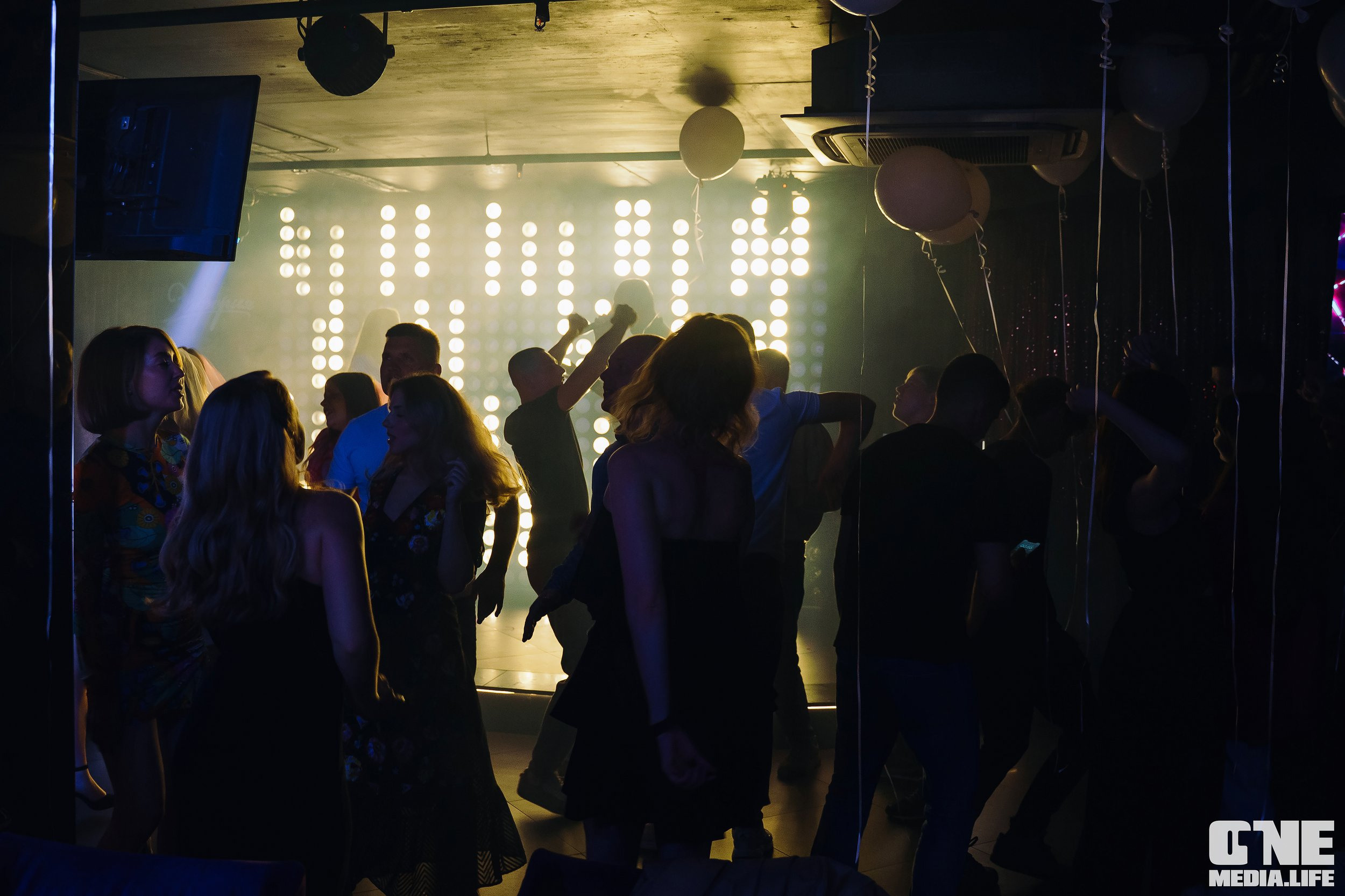Фотоотчет из караоке-клуба Эйфория. One Media Life: фоторепортажи, фотоотчеты с мероприятий и заведений