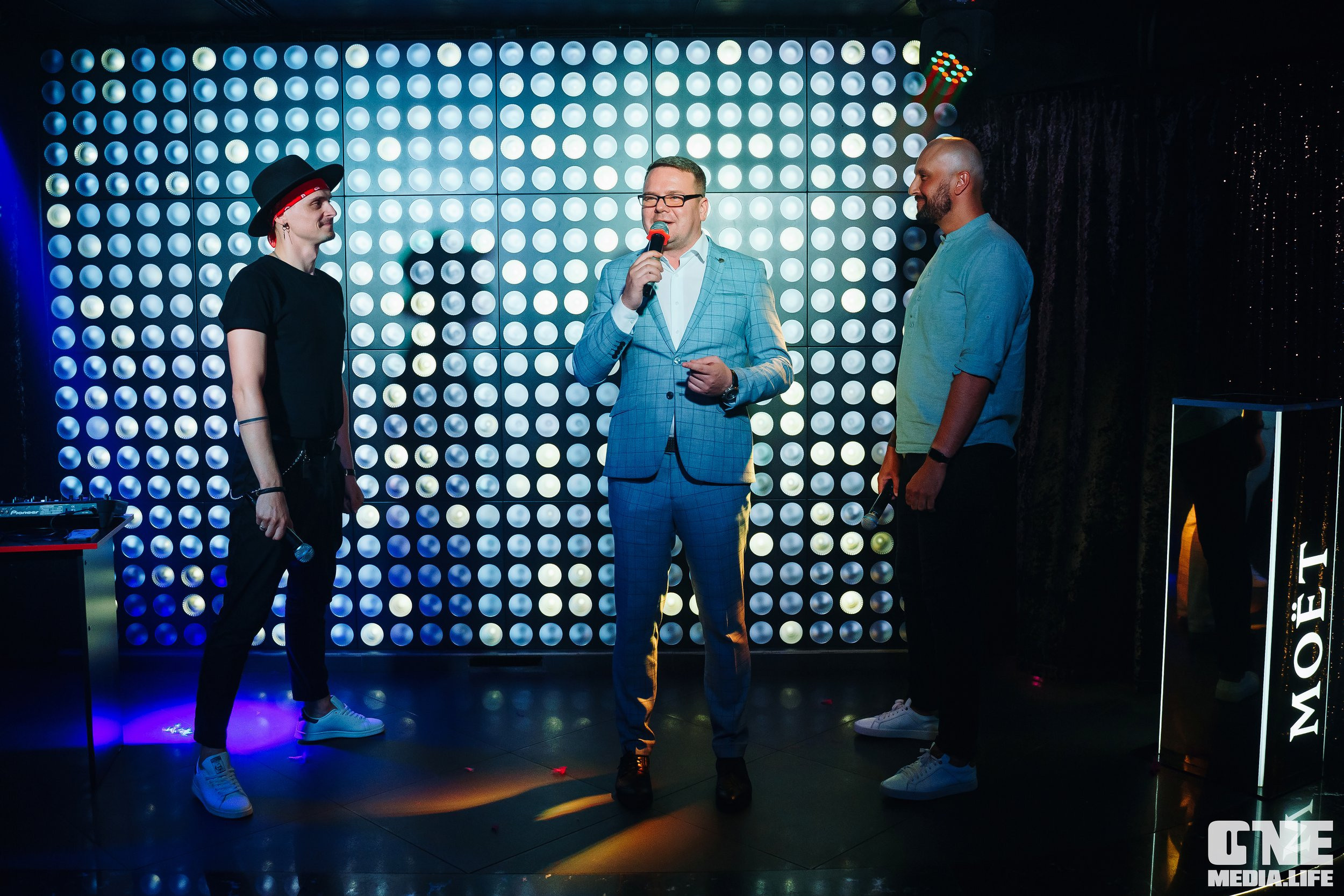 Фотоотчет из караоке-клуба Эйфория. One Media Life: фоторепортажи, фотоотчеты с мероприятий и заведений