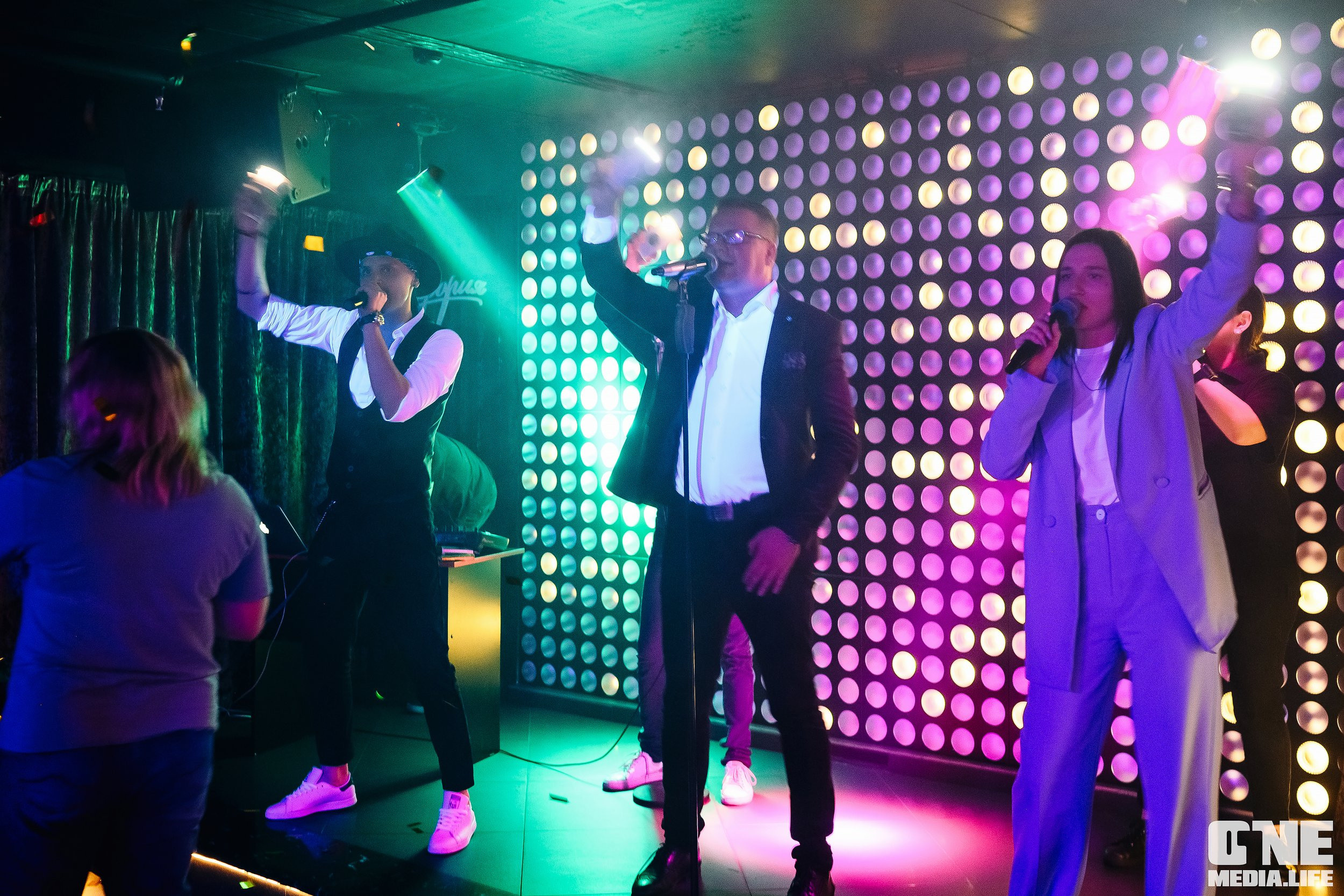 Фотоотчет из караоке-клуба Эйфория. One Media Life: фоторепортажи, фотоотчеты с мероприятий и заведений