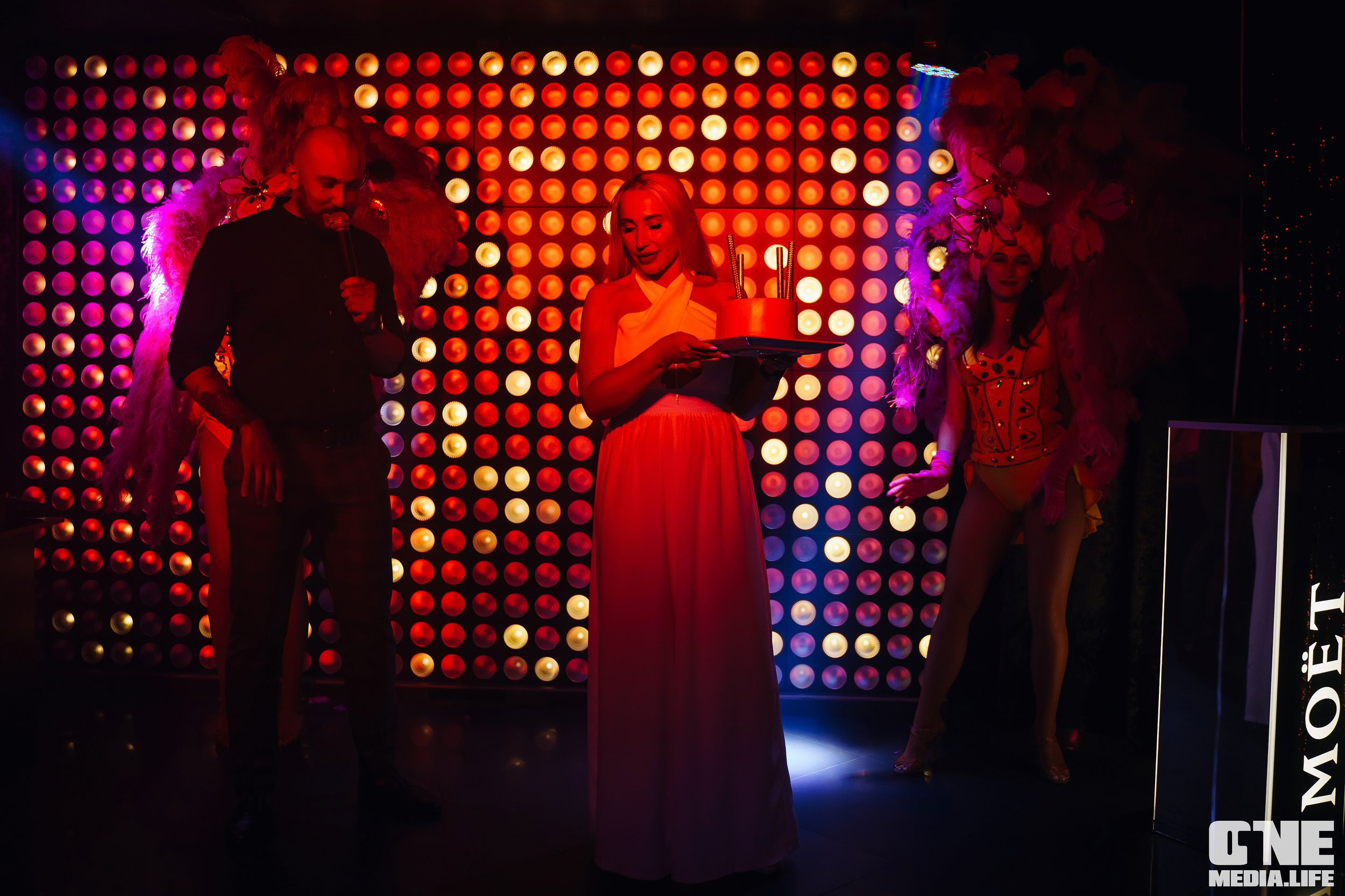 Фотоотчет из караоке-клуба Эйфория. One Media Life: фоторепортажи, фотоотчеты с мероприятий и заведений