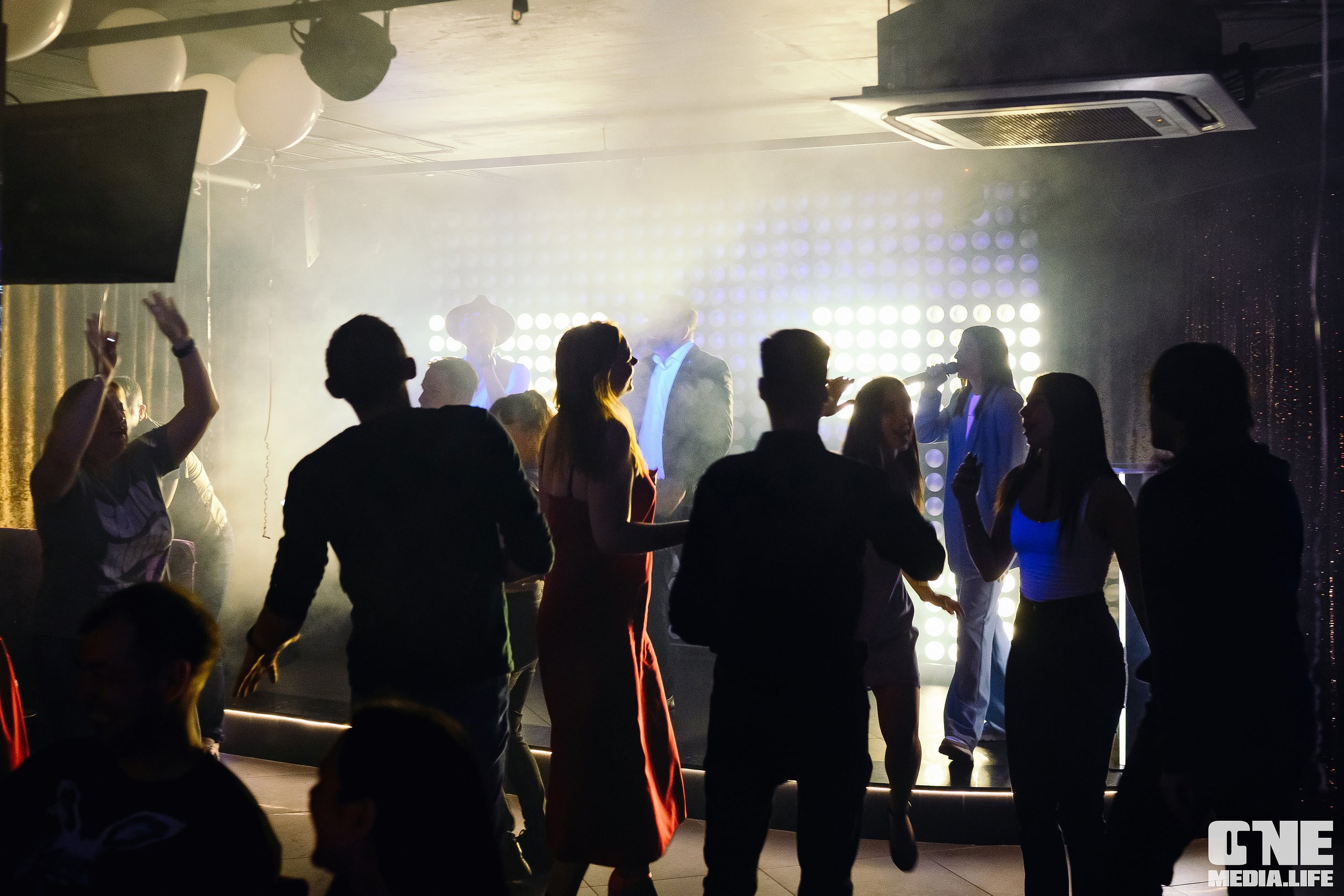 Фотоотчет из караоке-клуба Эйфория. One Media Life: фоторепортажи, фотоотчеты с мероприятий и заведений