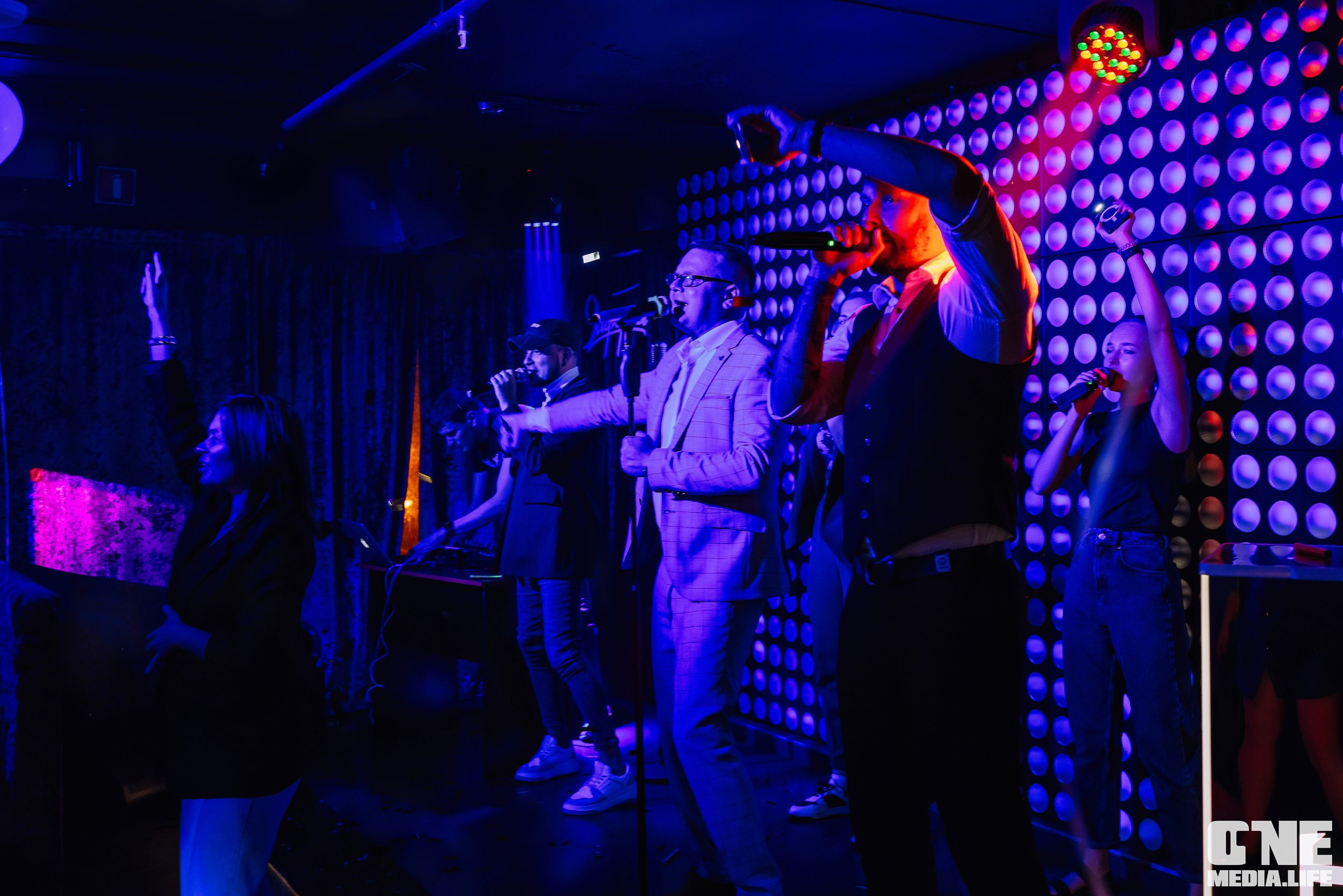 Фоторепортаж из караоке-клуба Эйфория. One Media Life: фоторепортажи, фотоотчеты с мероприятий и заведений