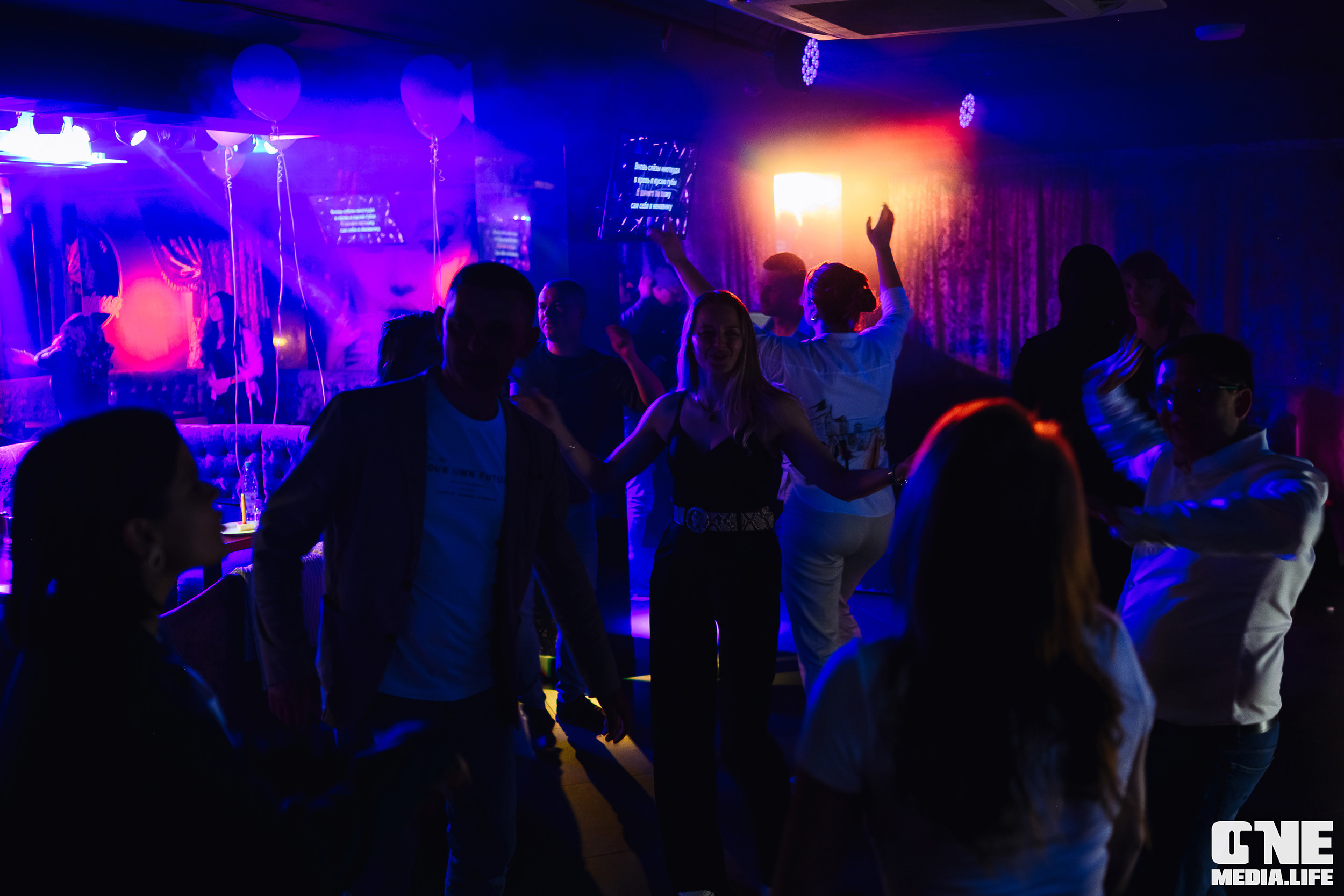 Фоторепортаж из караоке-клуба Эйфория. One Media Life: фоторепортажи, фотоотчеты с мероприятий и заведений