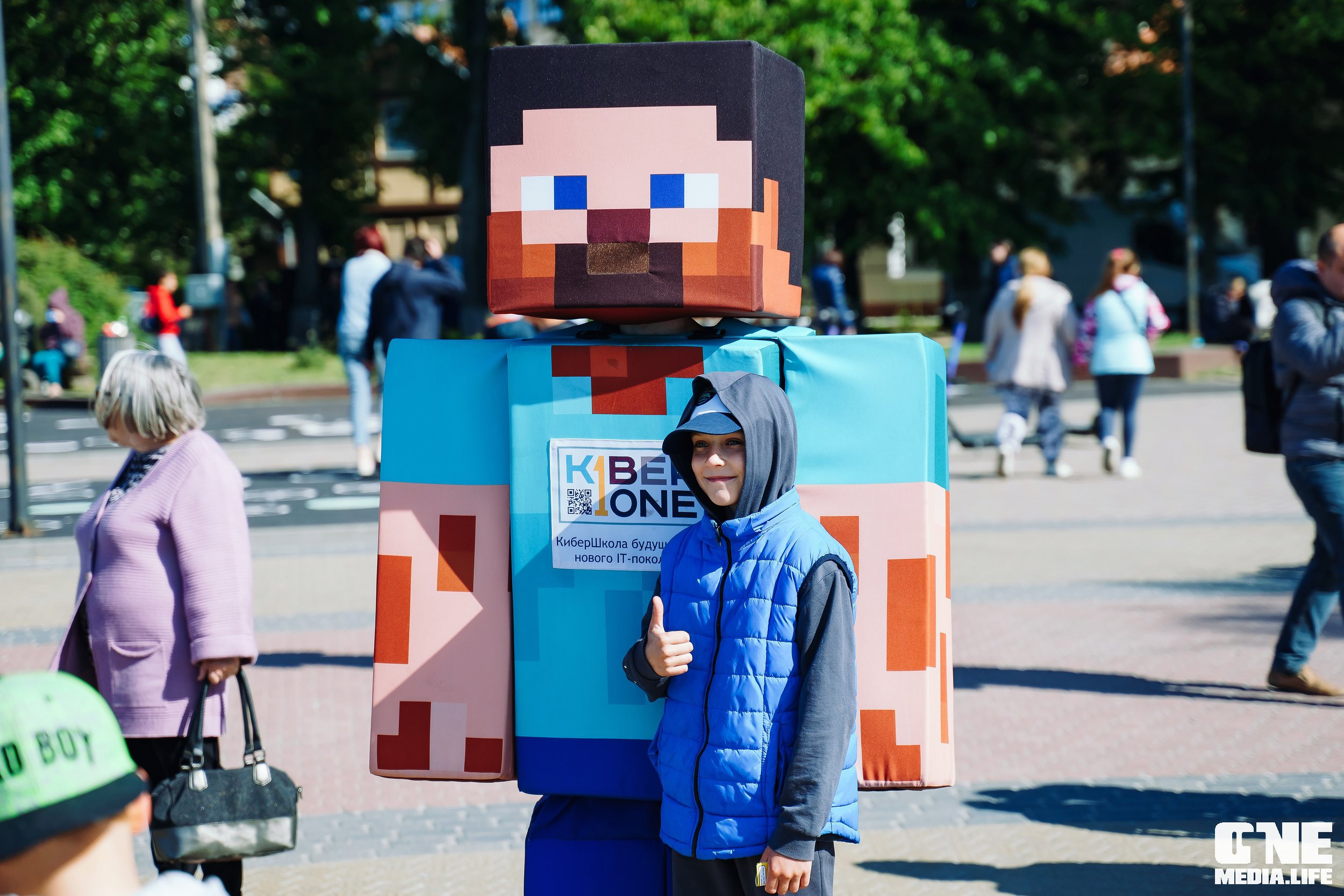 Первый День Рождения колеса обозрения Глаз Балтики. One Media Life: фоторепортажи, фотоотчеты с мероприятий и заведений