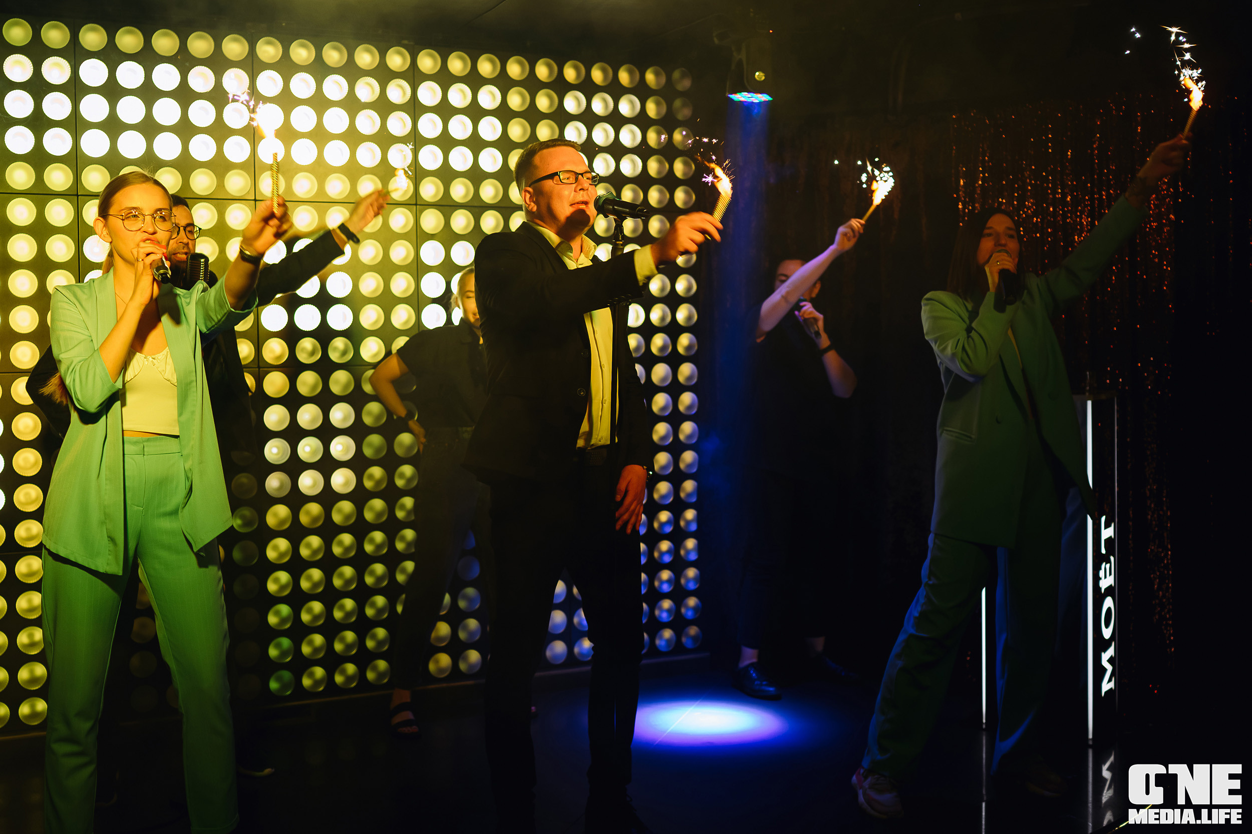 Фоторепортаж из караоке-клуба Эйфория. One Media Life: фоторепортажи, фотоотчеты с мероприятий и заведений