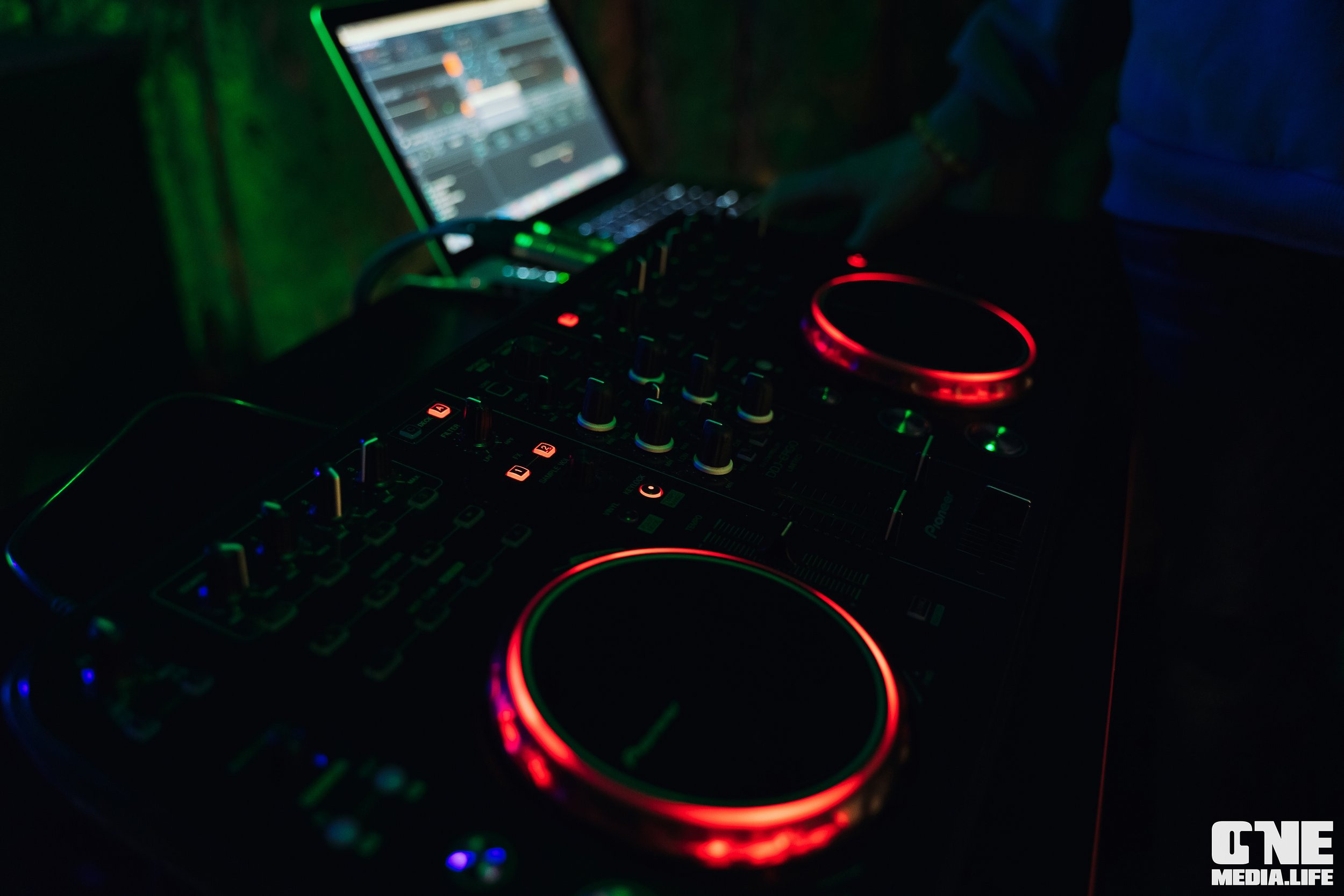 Фоторепортаж из караоке-клуба Эйфория. One Media Life: фоторепортажи, фотоотчеты с мероприятий и заведений