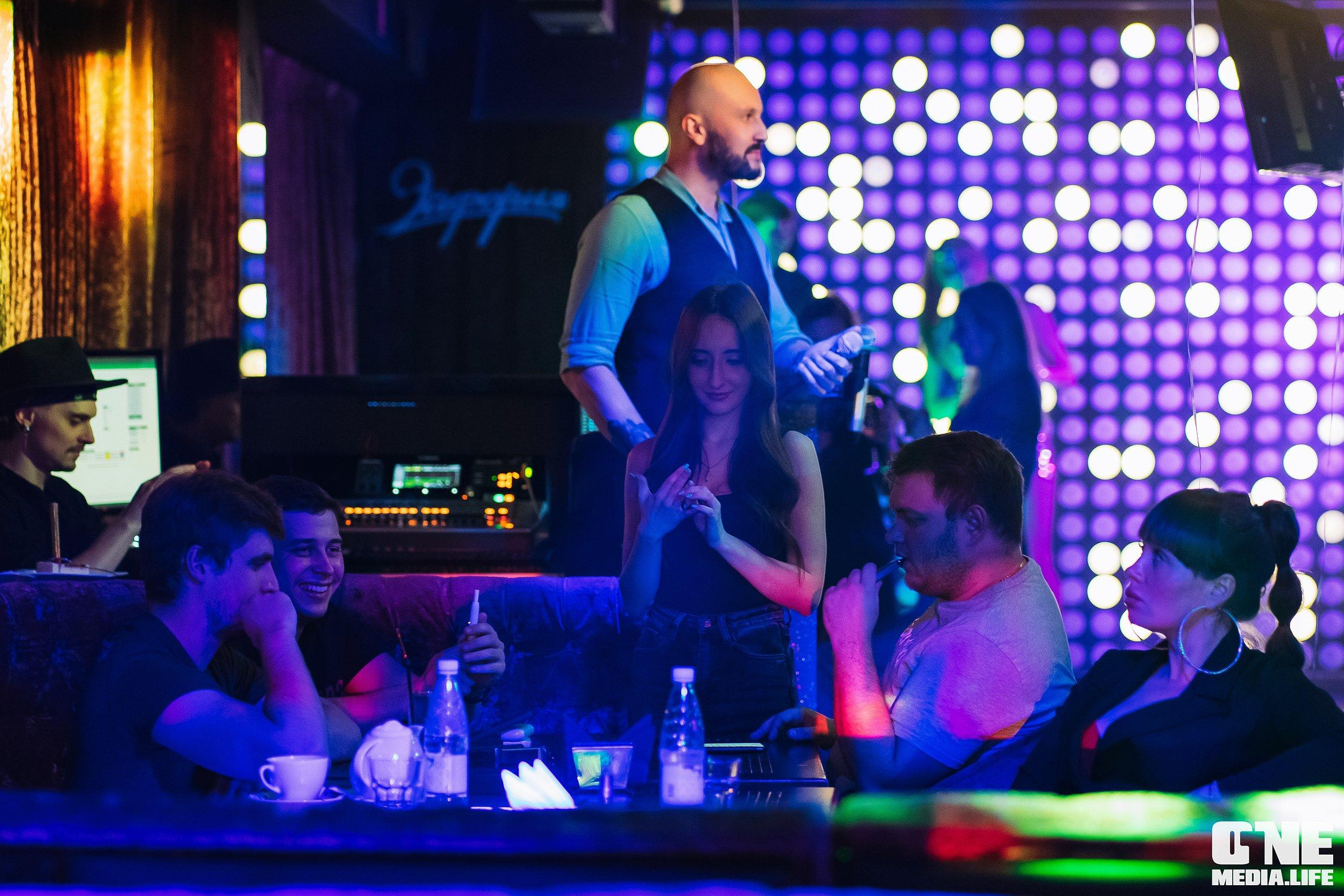 Фоторепортаж из караоке-клуба Эйфория. One Media Life: фоторепортажи, фотоотчеты с мероприятий и заведений