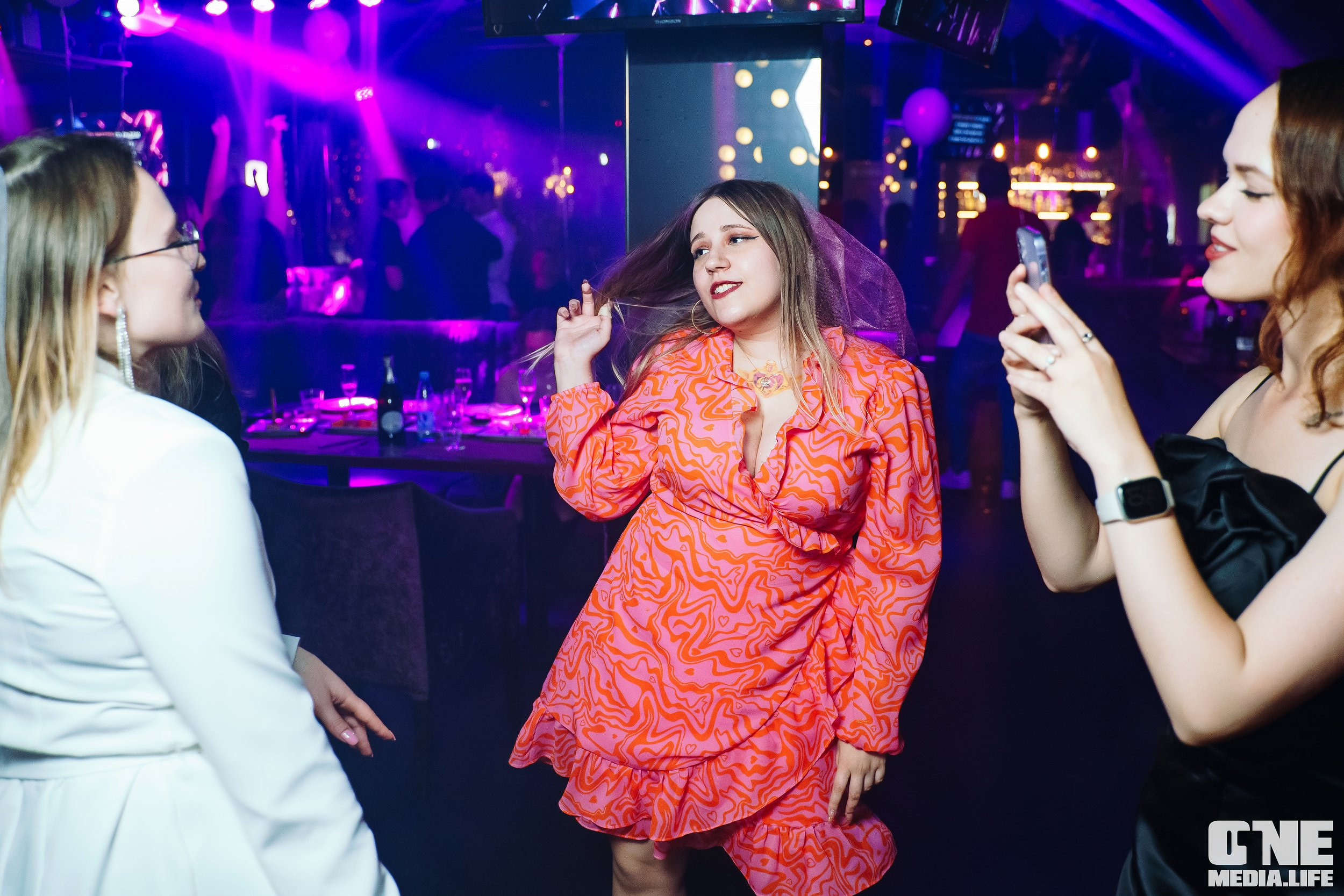 Фотоотчет из караоке-клуба Эйфория. One Media Life: фоторепортажи, фотоотчеты с мероприятий и заведений
