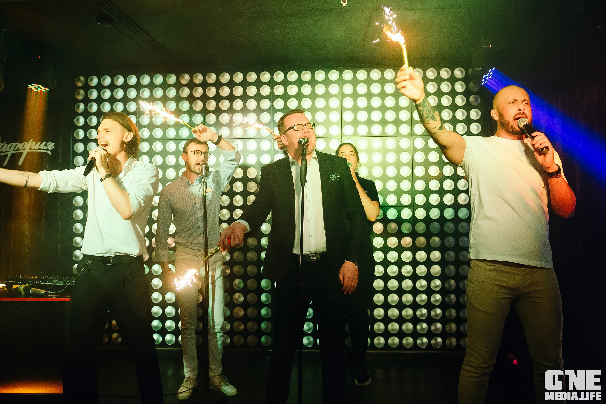 Фотоотчет из караоке-клуба Эйфория. One Media Life: фоторепортажи, фотоотчеты с мероприятий и заведений