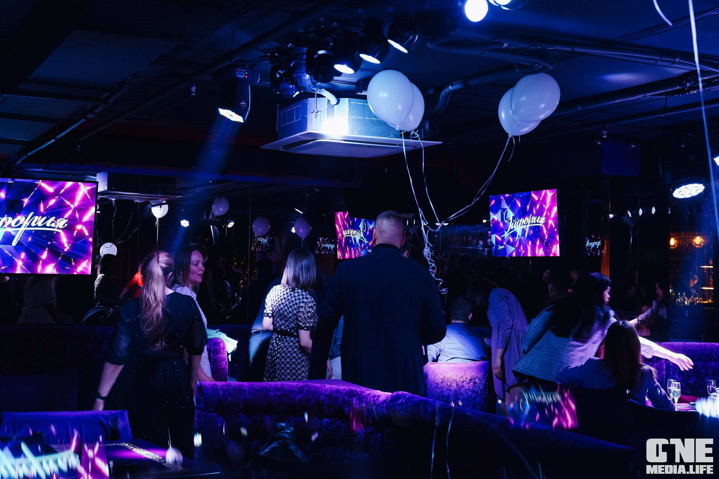 Фотоотчет из караоке-клуба Эйфория. One Media Life: фоторепортажи, фотоотчеты с мероприятий и заведений