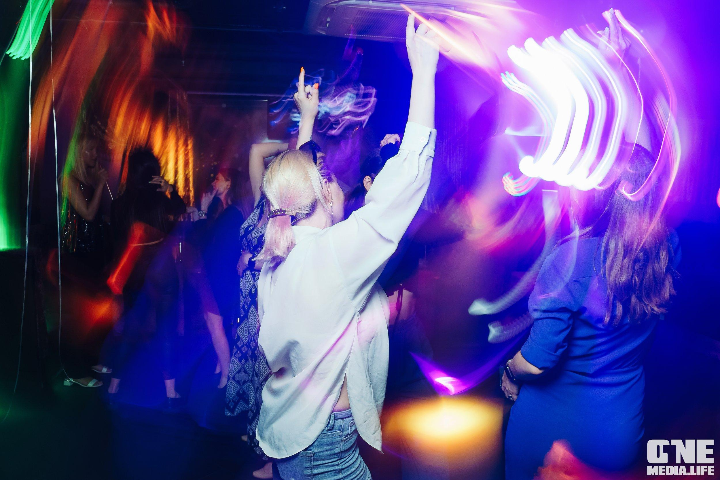 Фотоотчет из караоке-клуба Эйфория. One Media Life: фоторепортажи, фотоотчеты с мероприятий и заведений