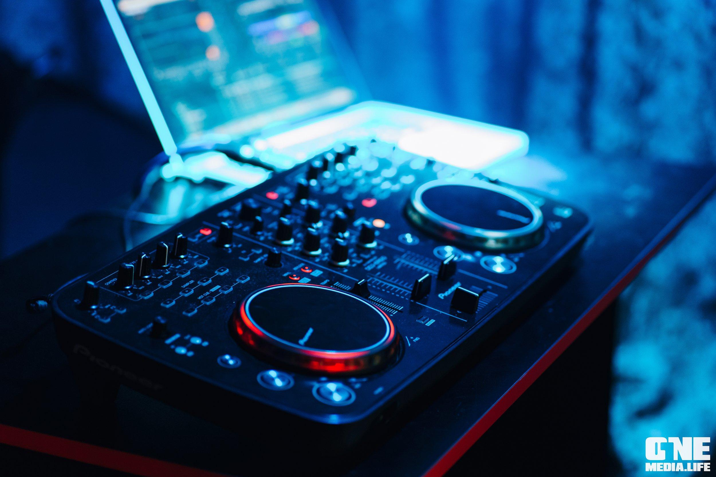 Фоторепортаж из караоке-клуба Эйфория. One Media Life: фоторепортажи, фотоотчеты с мероприятий и заведений