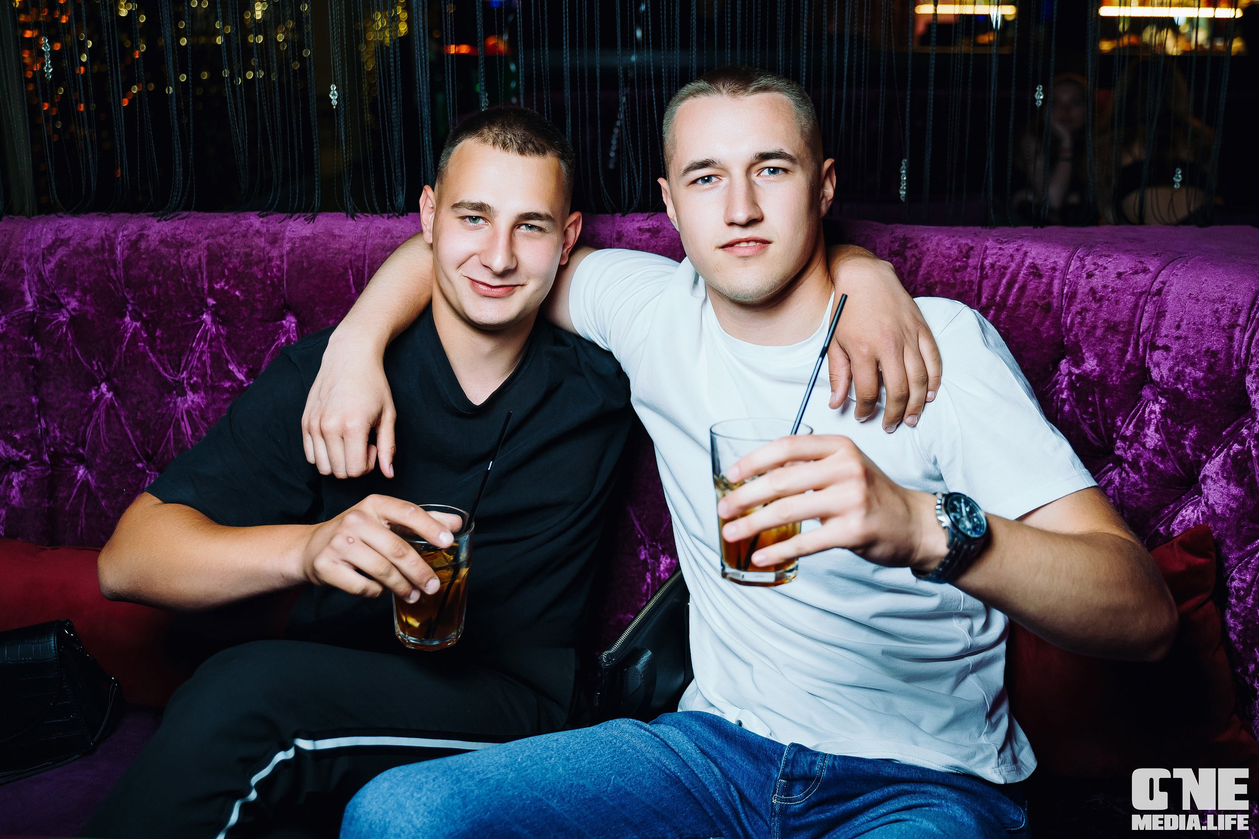 Фоторепортаж из караоке-клуба Эйфория. One Media Life: фоторепортажи, фотоотчеты с мероприятий и заведений