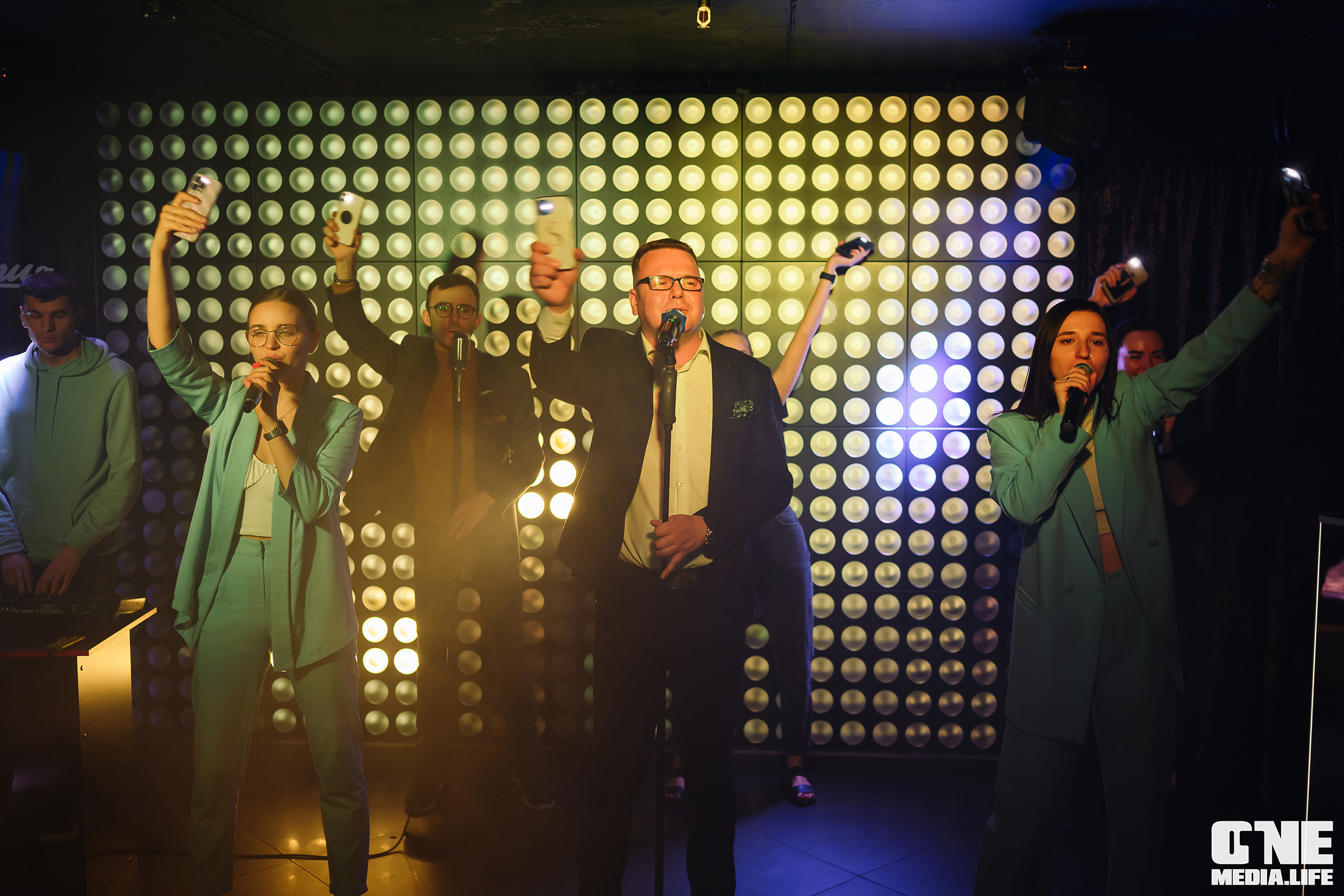 Фоторепортаж из караоке-клуба Эйфория. One Media Life: фоторепортажи, фотоотчеты с мероприятий и заведений