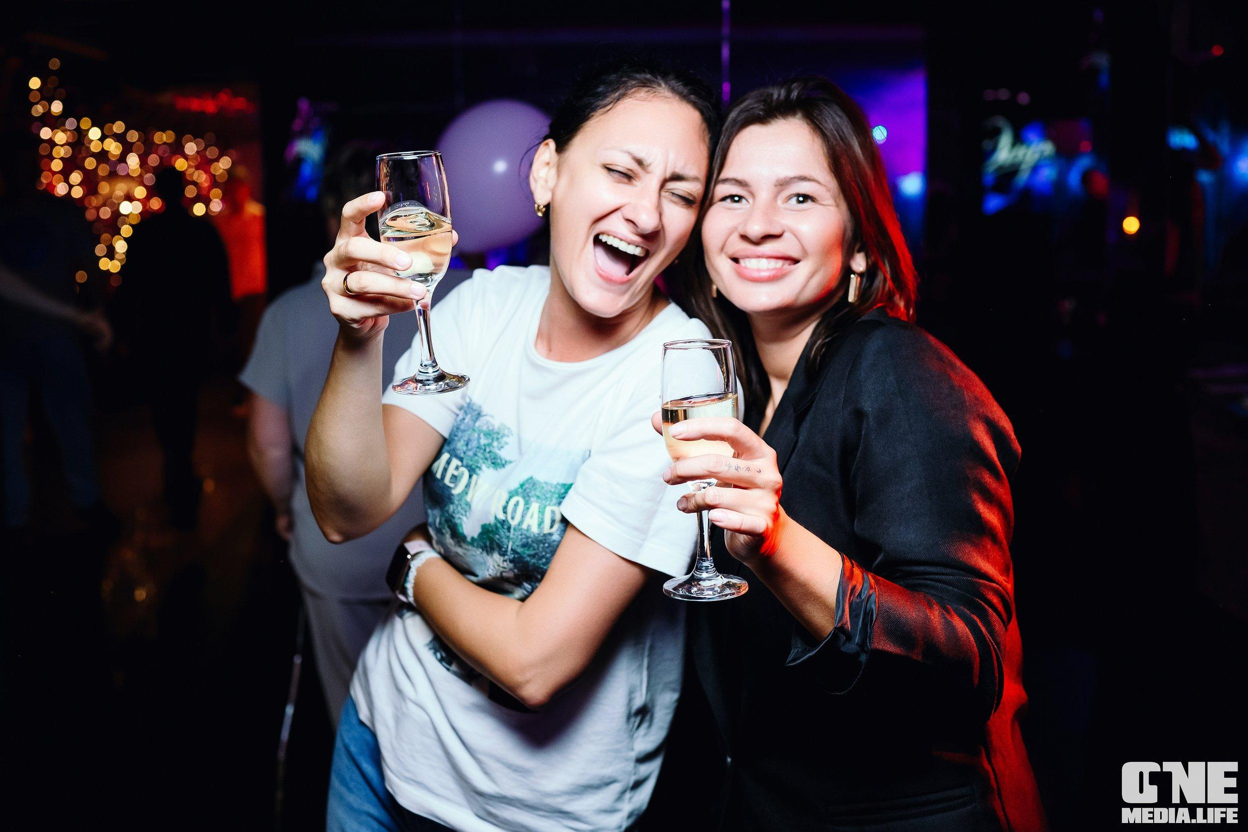 Фоторепортаж из караоке-клуба Эйфория. One Media Life: фоторепортажи, фотоотчеты с мероприятий и заведений