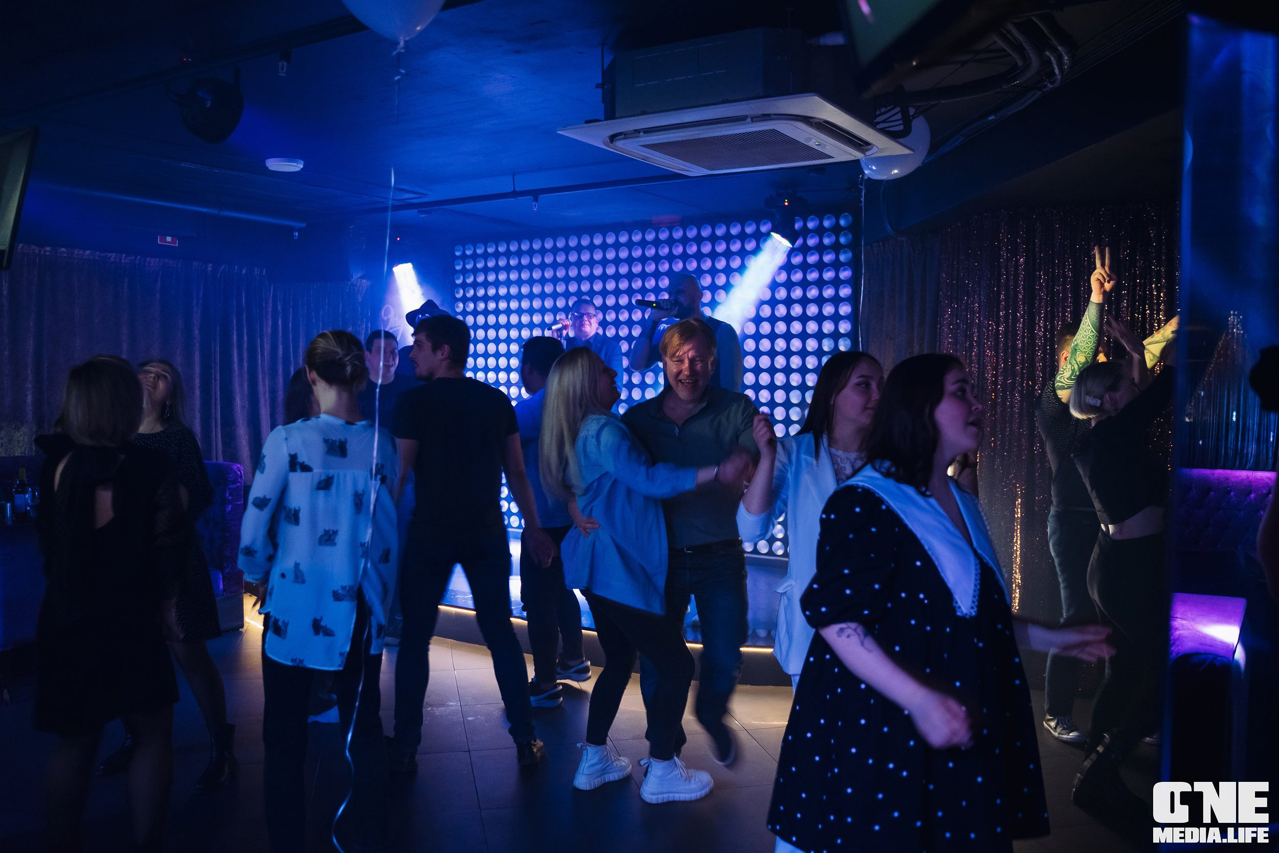 Фоторепортаж из караоке-клуба Эйфория. One Media Life: фоторепортажи, фотоотчеты с мероприятий и заведений