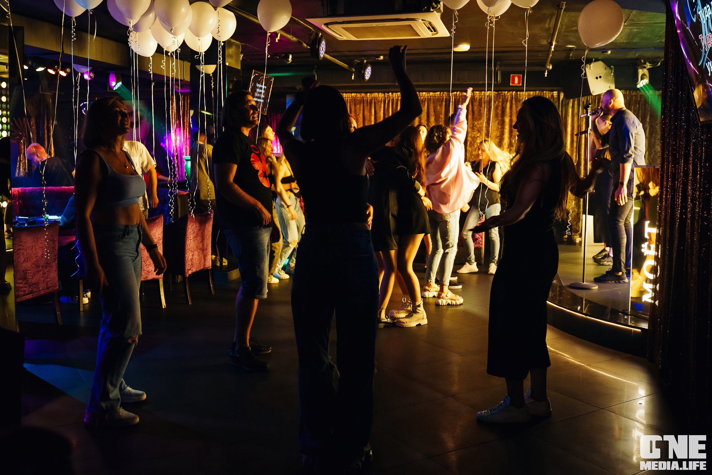 Фоторепортаж из караоке-клуба Эйфория. One Media Life: фоторепортажи, фотоотчеты с мероприятий и заведений